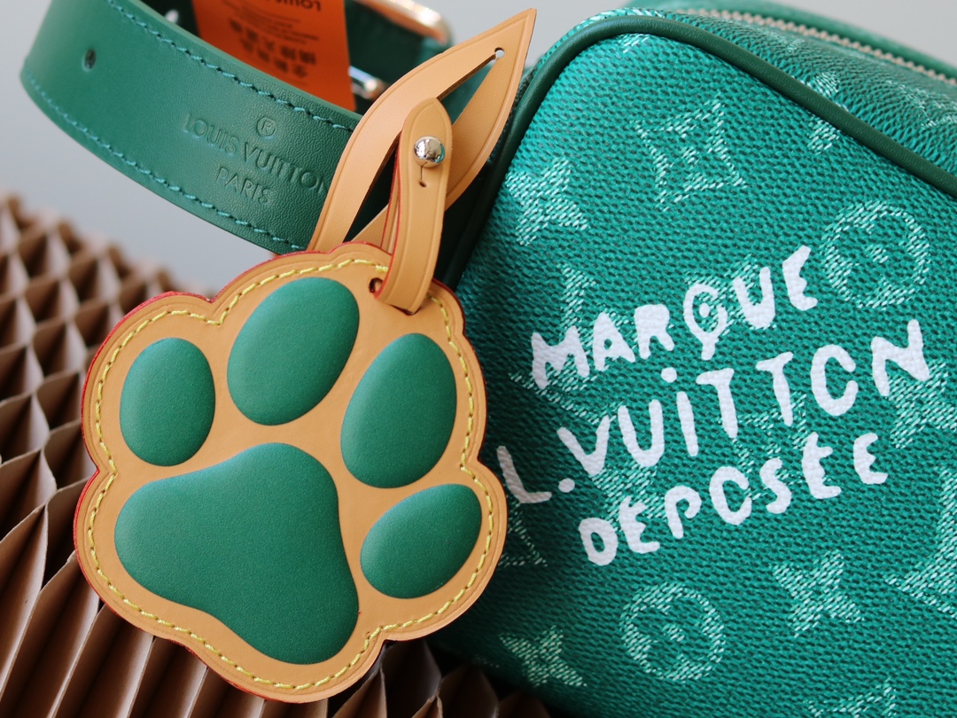 [TOP] Louis Vuitton LV Locker Dopp Kit Bag 23*13*12cm- Green