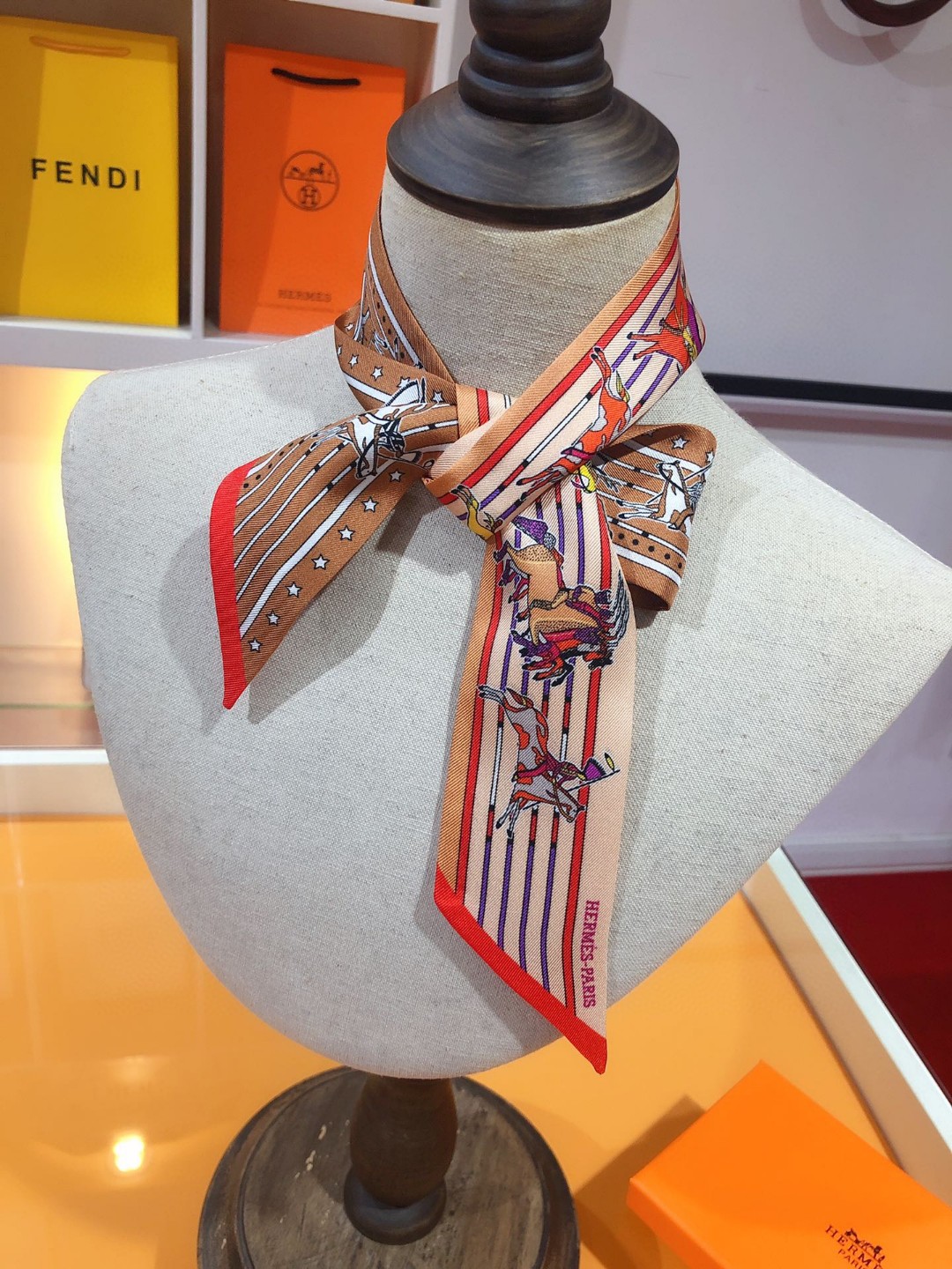 [TOP] HERMES Chef Pawnee Twilly Scarf 86 x 5 cm - 4 Colours