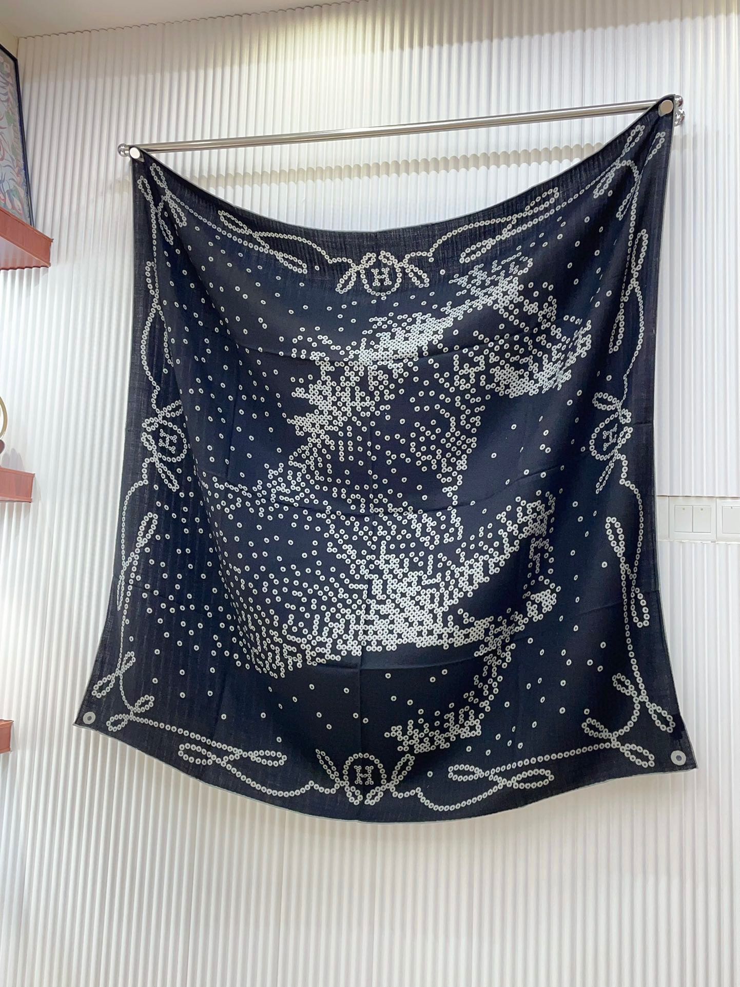 [TOP] HERMES Cashmere Square Scarf 140 x 140 cm - 2 Colors