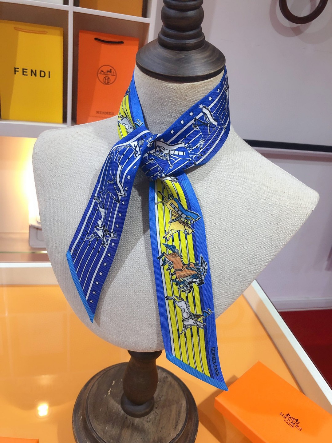 [TOP] HERMES Chef Pawnee Twilly Scarf 86 x 5 cm - 4 Colours