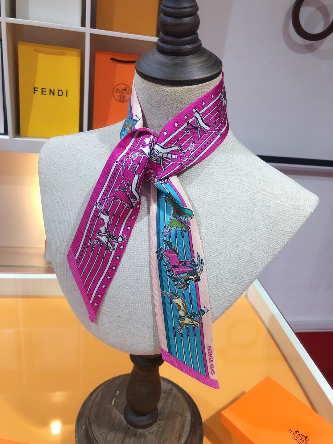 [TOP] HERMES Chef Pawnee Twilly Scarf 86 x 5 cm - 4 Colours
