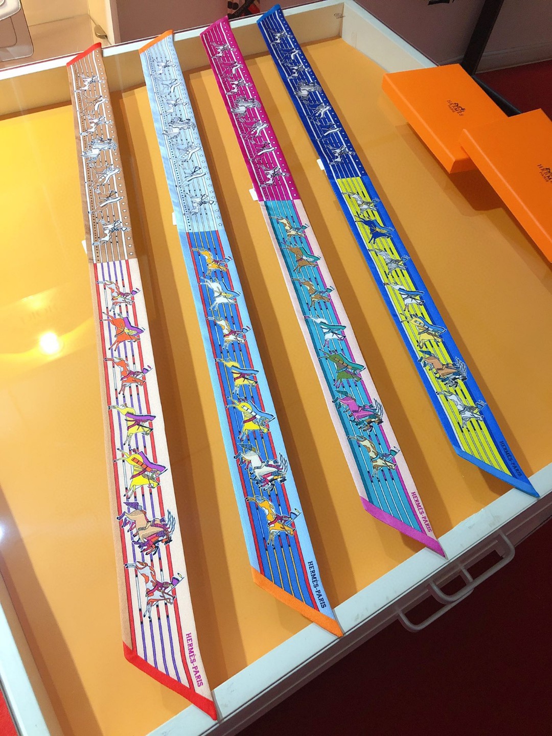 [TOP] HERMES Chef Pawnee Twilly Scarf 86 x 5 cm - 4 Colours