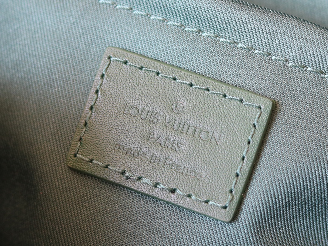 [TOP] Louis Vuitton LV Locker Dopp Kit Bag 23*13*12cm- Green