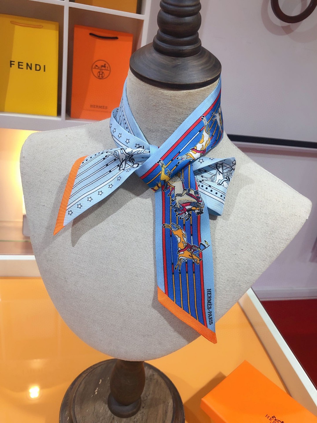 [TOP] HERMES Chef Pawnee Twilly Scarf 86 x 5 cm - 4 Colours