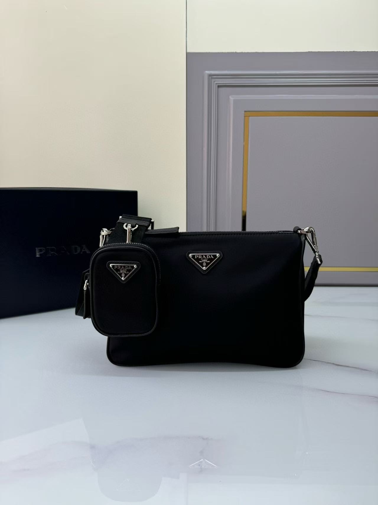 [TOP] PRADA Nylon Pochette Shoulder Bag - Black
