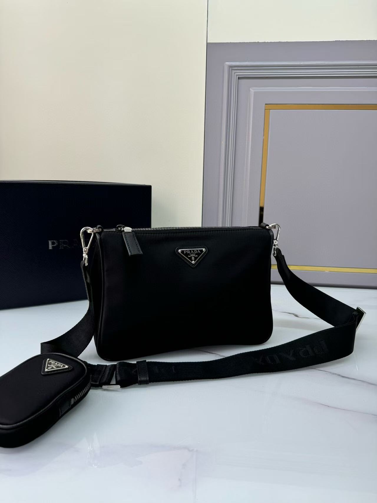 [TOP] PRADA Nylon Pochette Shoulder Bag - Black
