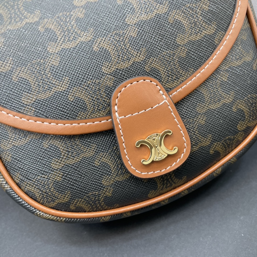 [TOP] CELINE Triomphe Bag Mini Logo Print Wagyu Leather Handbag 15×11×4cm - Black&Brown