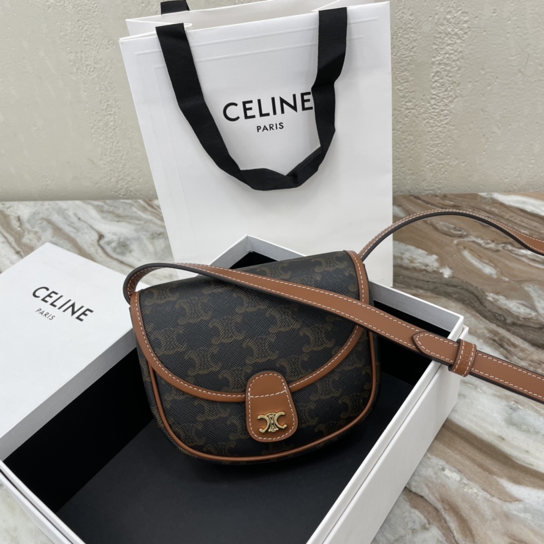 [TOP] CELINE Triomphe Bag Mini Logo Print Wagyu Leather Handbag 15×11×4cm - Black&Brown
