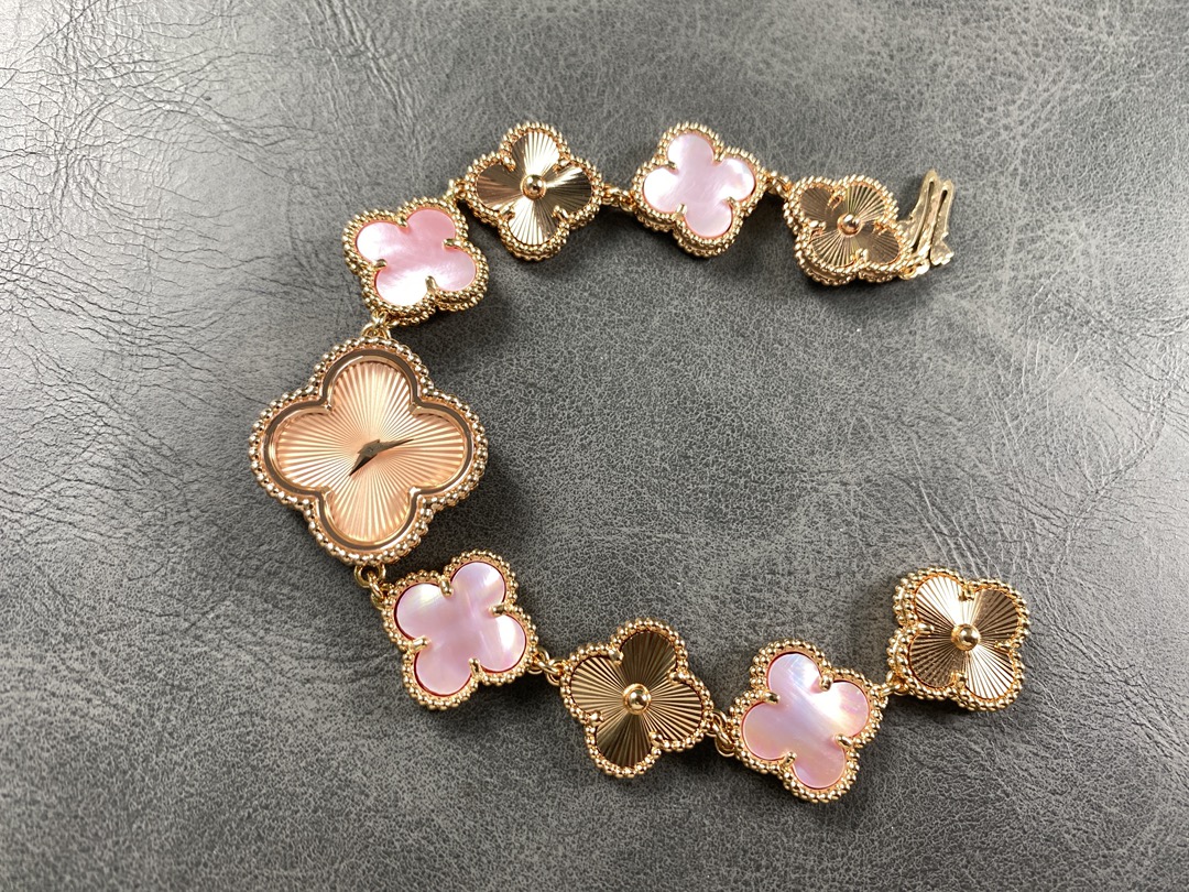 [TOP] Van Cleef & Arpels Sweet Alhambra Bracelet Watch - Gold