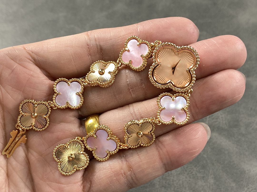 [TOP] Van Cleef & Arpels Sweet Alhambra Bracelet Watch - Gold