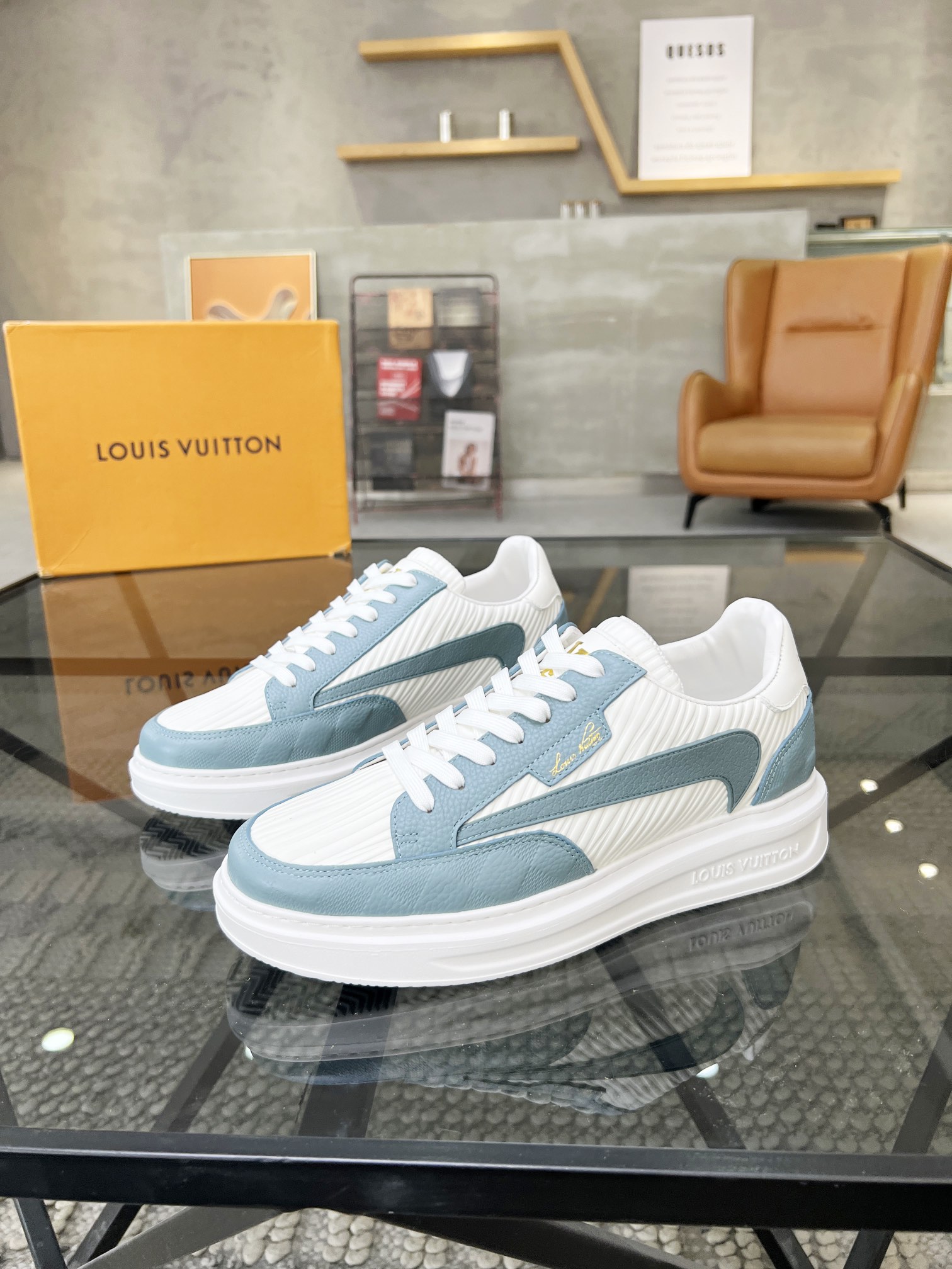 [TOP] Louis Vuitton LV Men's Shoes - White