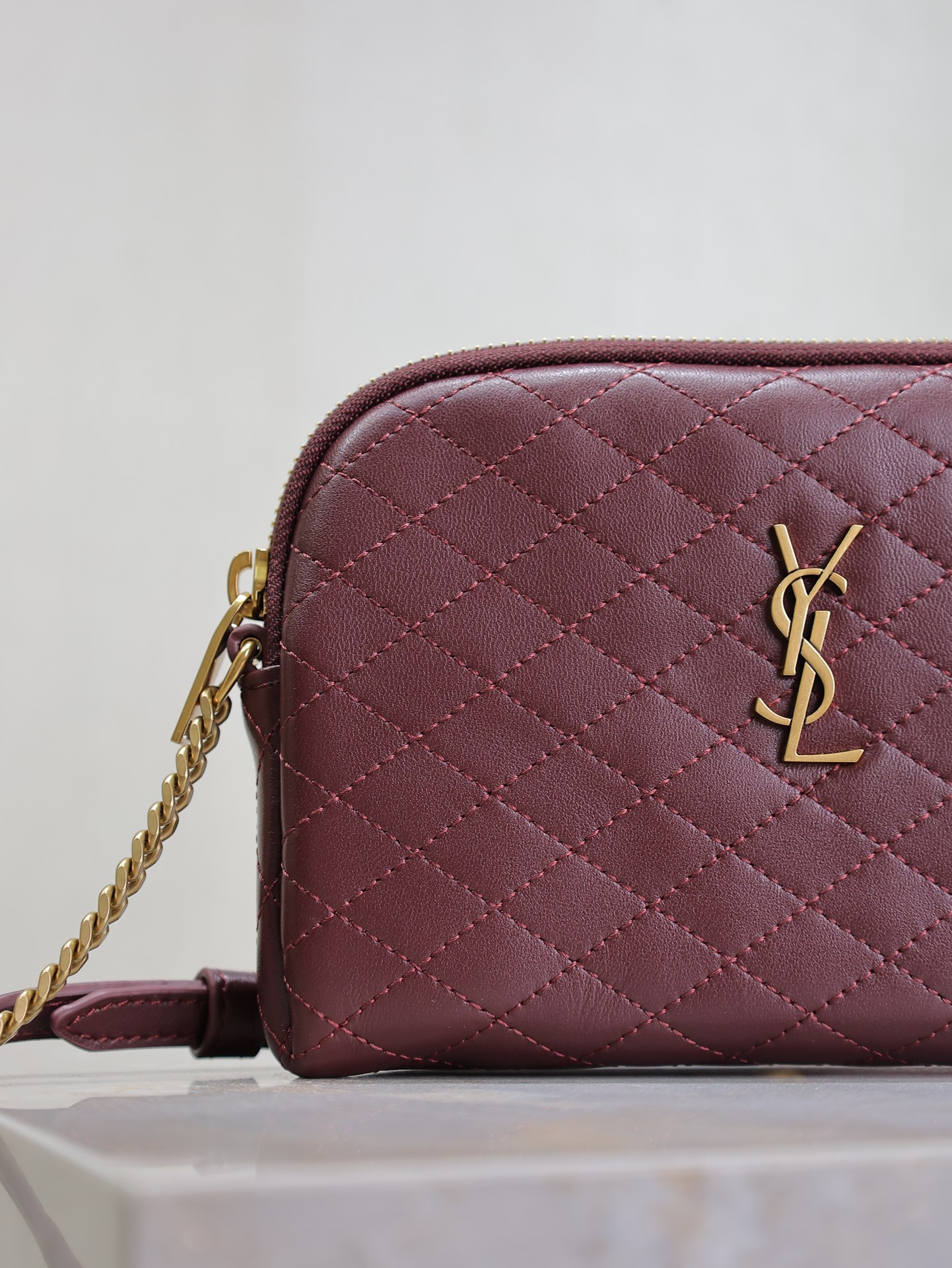[TOP] Yves Saint Laurent YSL Gaby zipped pouch in quilted lambskin 19x3x3.5cm  - Red