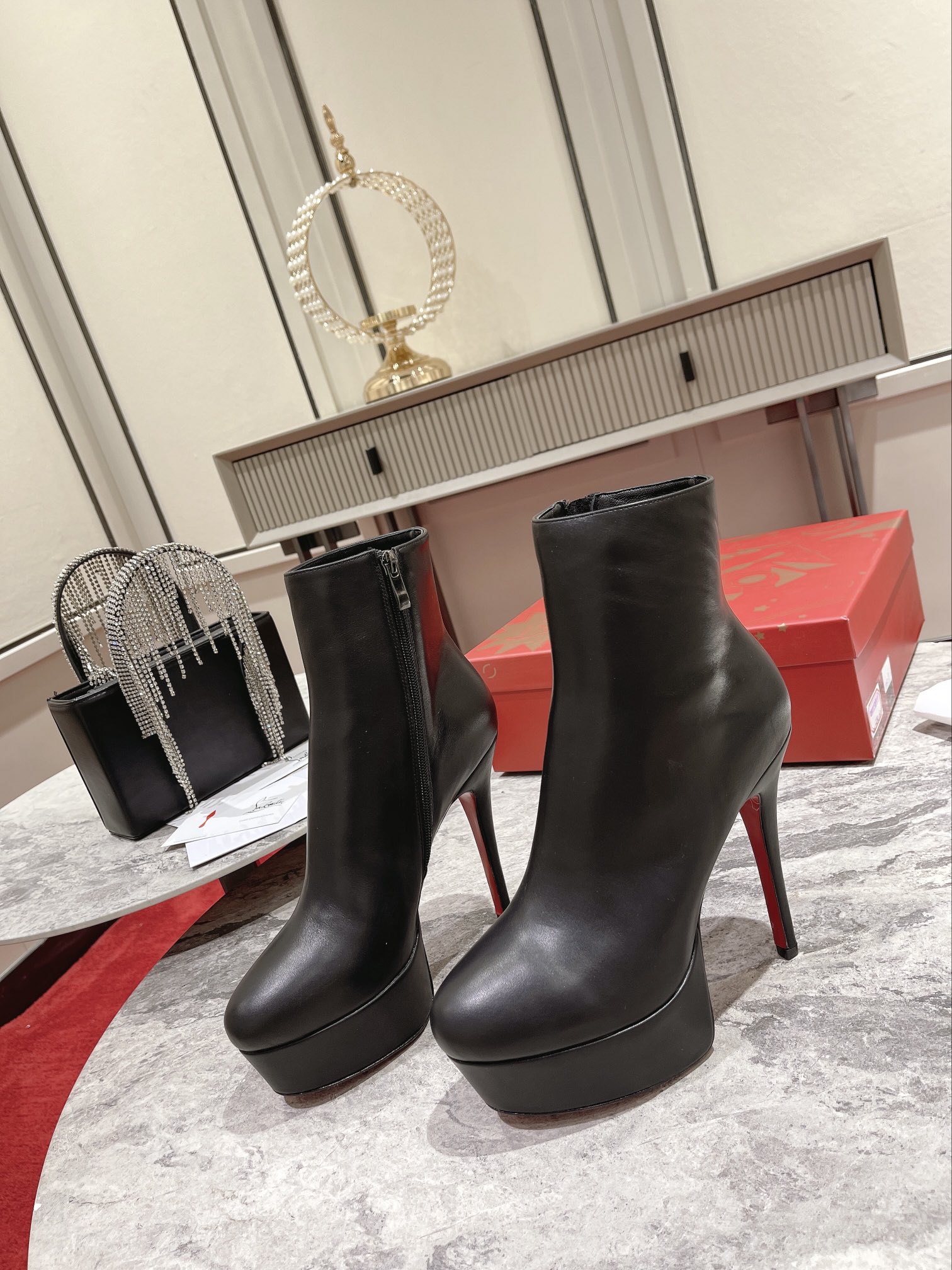 [TOP] Christian Louboutin Bianca Short Boots - Black