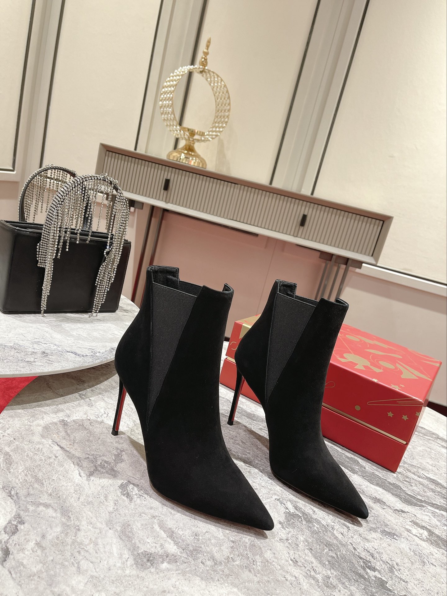 [TOP] Christian Louboutin Astribooty Short Boots - Black