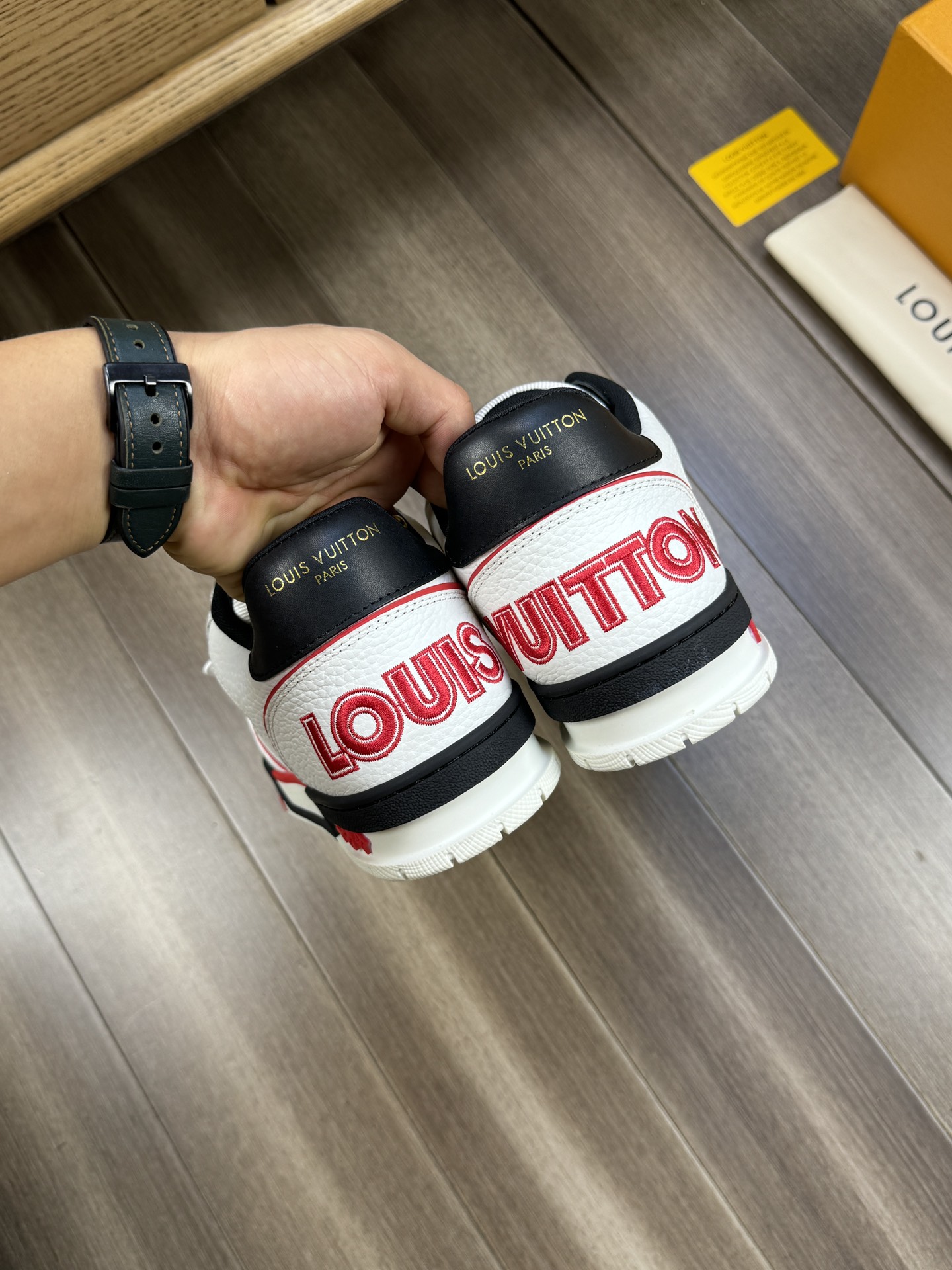 [TOP] Louis Vuitton LV l Men's Shoes - White