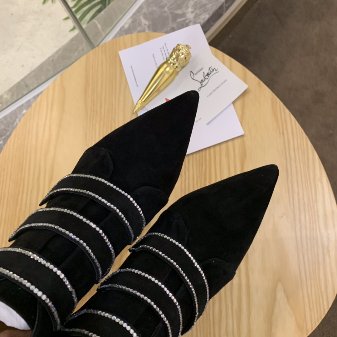 [TOP] Christian Louboutin Short Boots - Black