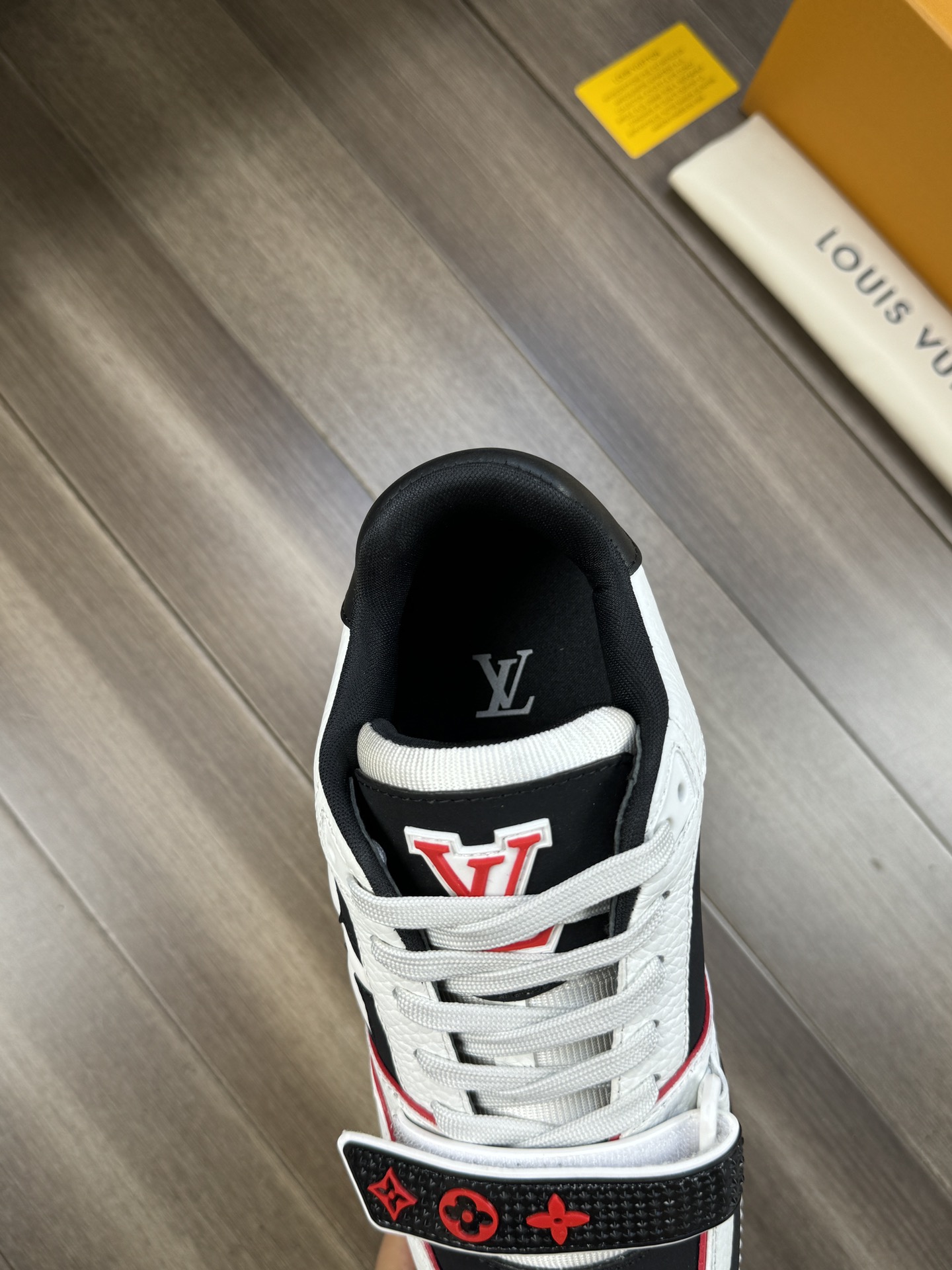 [TOP] Louis Vuitton LV l Men's Shoes - White