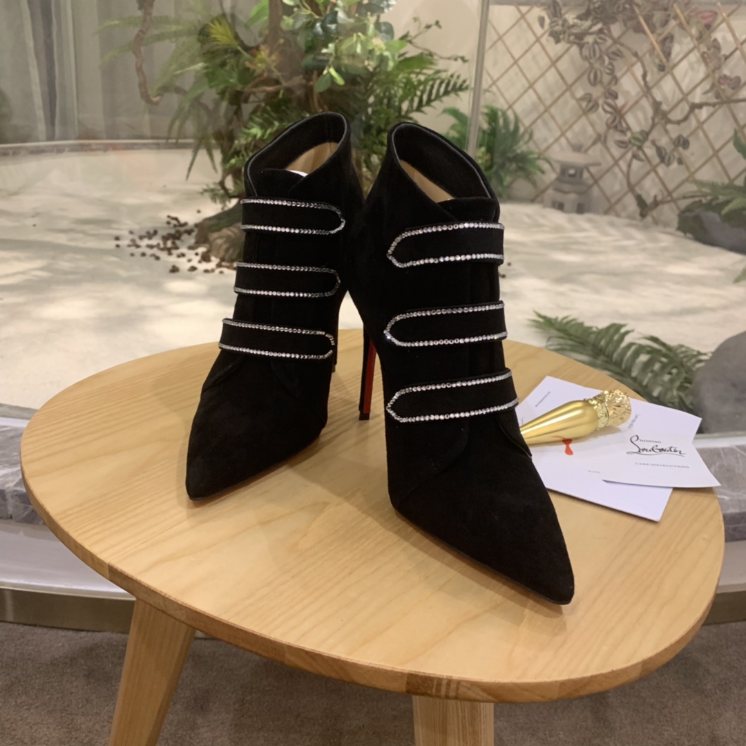 [TOP] Christian Louboutin Short Boots - Black