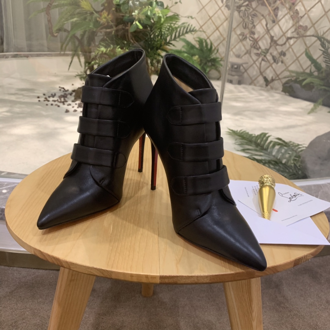 [TOP] Christian Louboutin Short Boots - Black