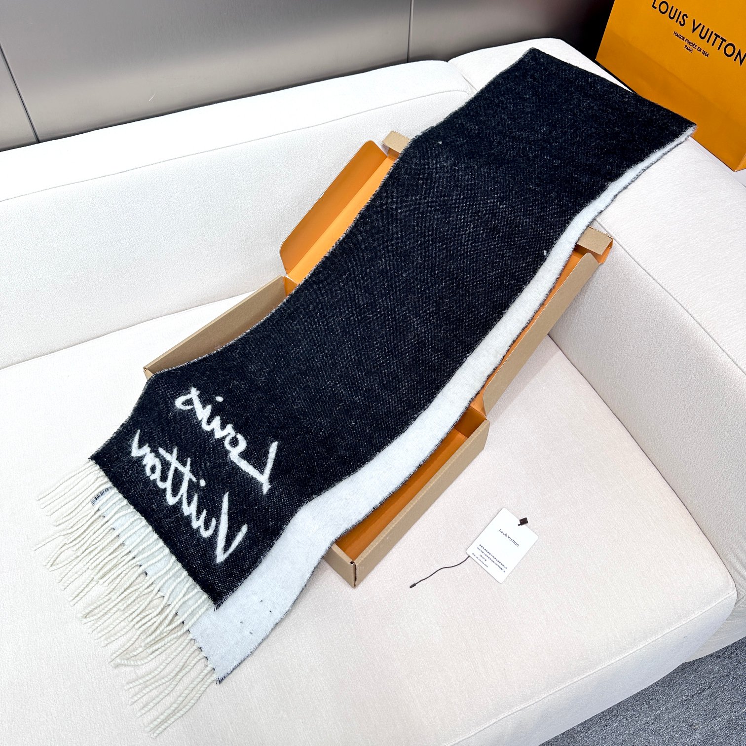 [TOP] Louis Vuitton LV Fluffygram Scarf 220x25cm - Black and White