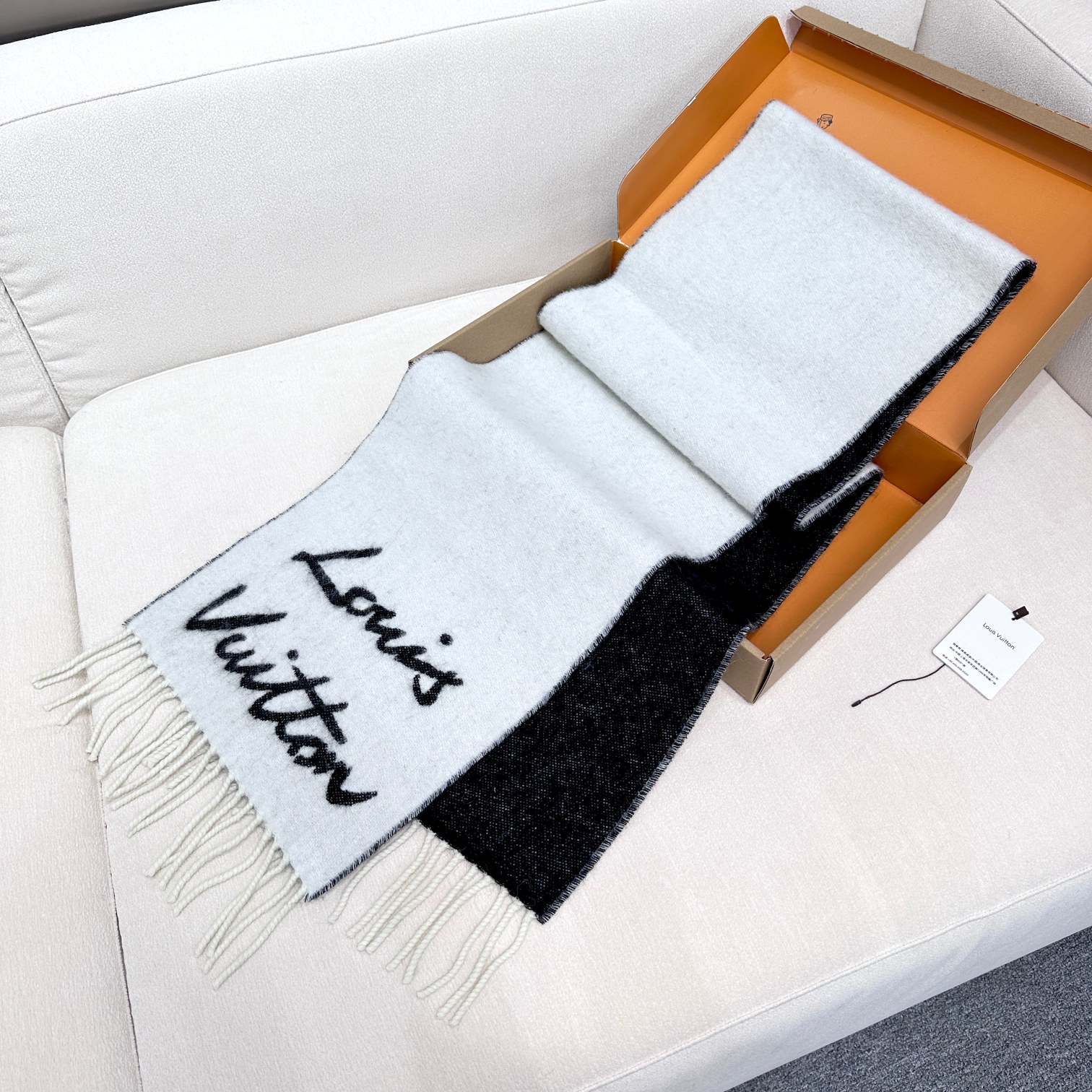 [TOP] Louis Vuitton LV Fluffygram Scarf 220x25cm - Black and White