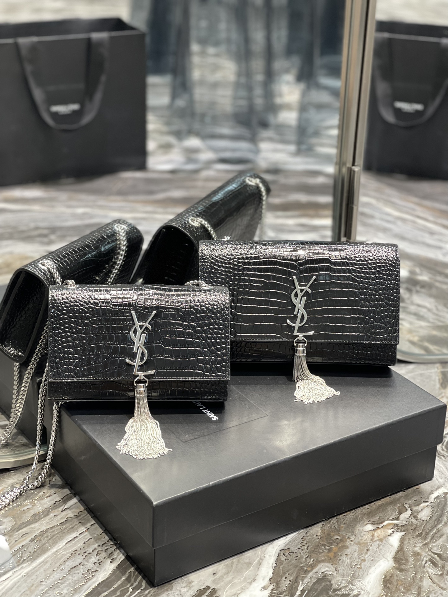 [TOP] Yves Saint Laurent YSL Kate Tassel Bag Croc Embossed Cowhide 20x13.5x5.5cm/24x14.5x5cm - Black&SHW/GHW