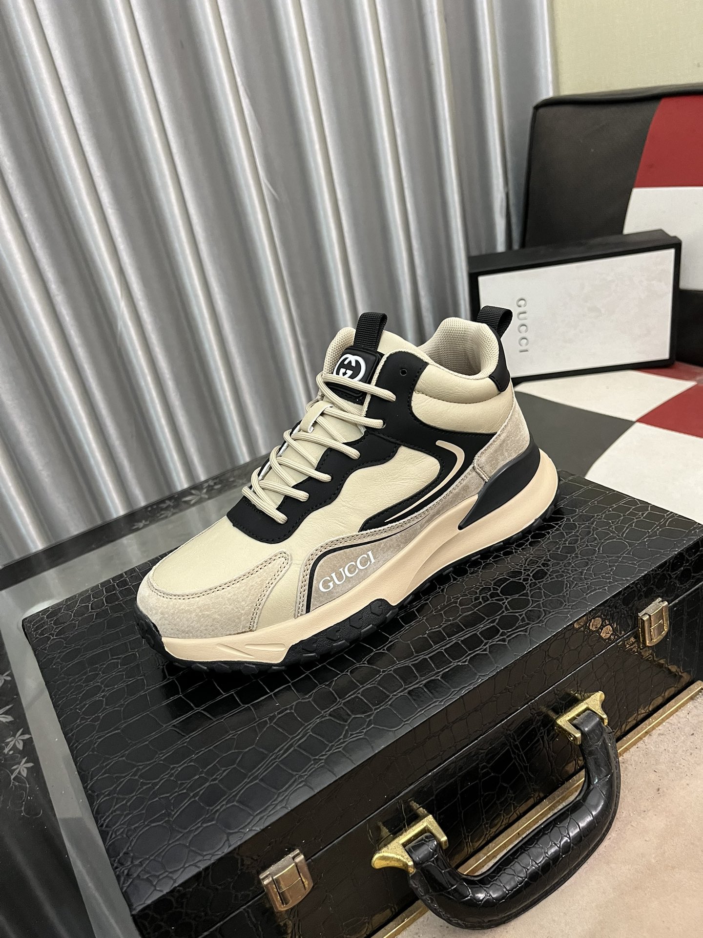 [TOP] GUCCI  SNEAKER-2 Colors