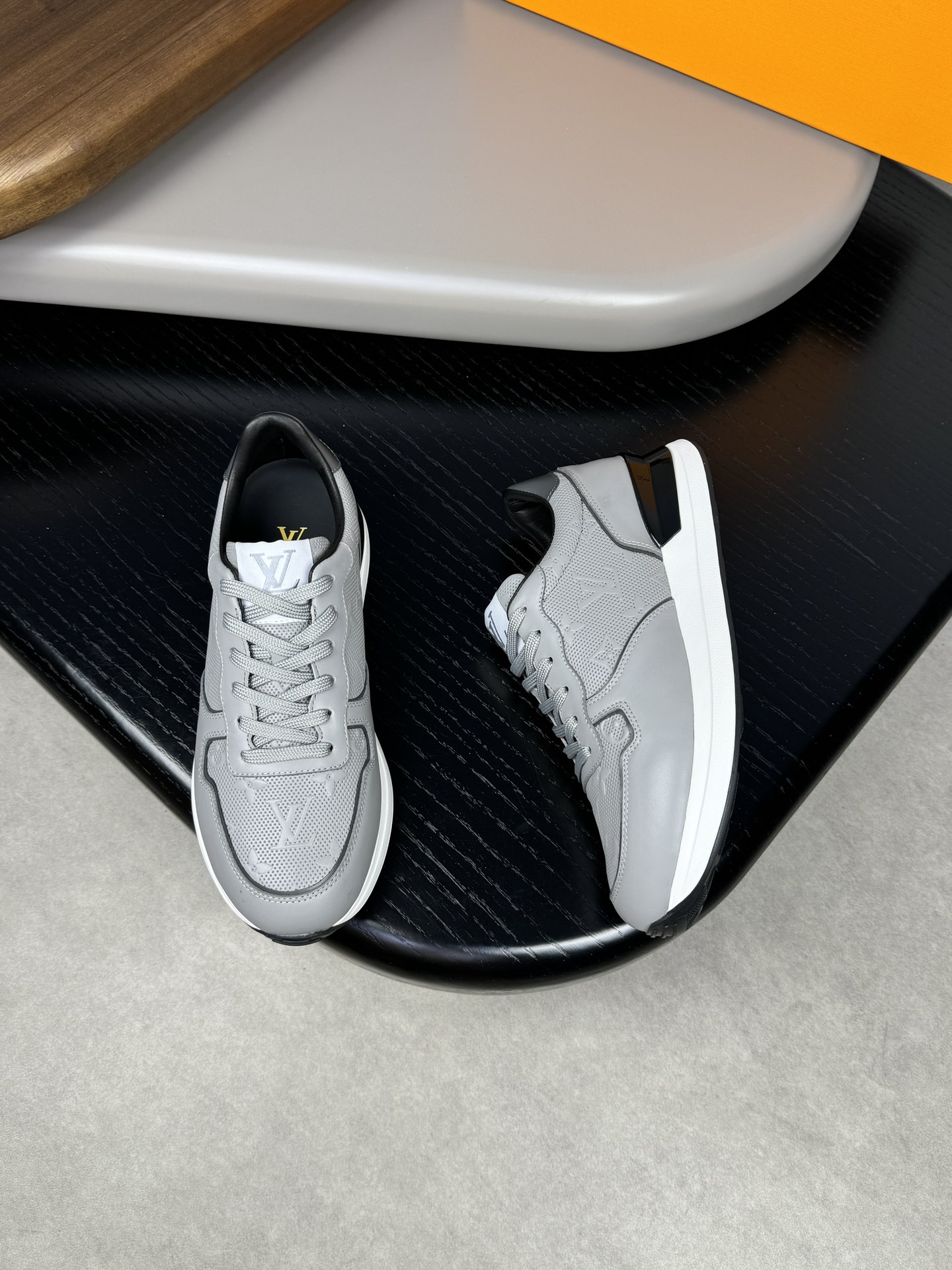 [TOP] Louis Vuitton LV Men's Shoes - 4 Colors