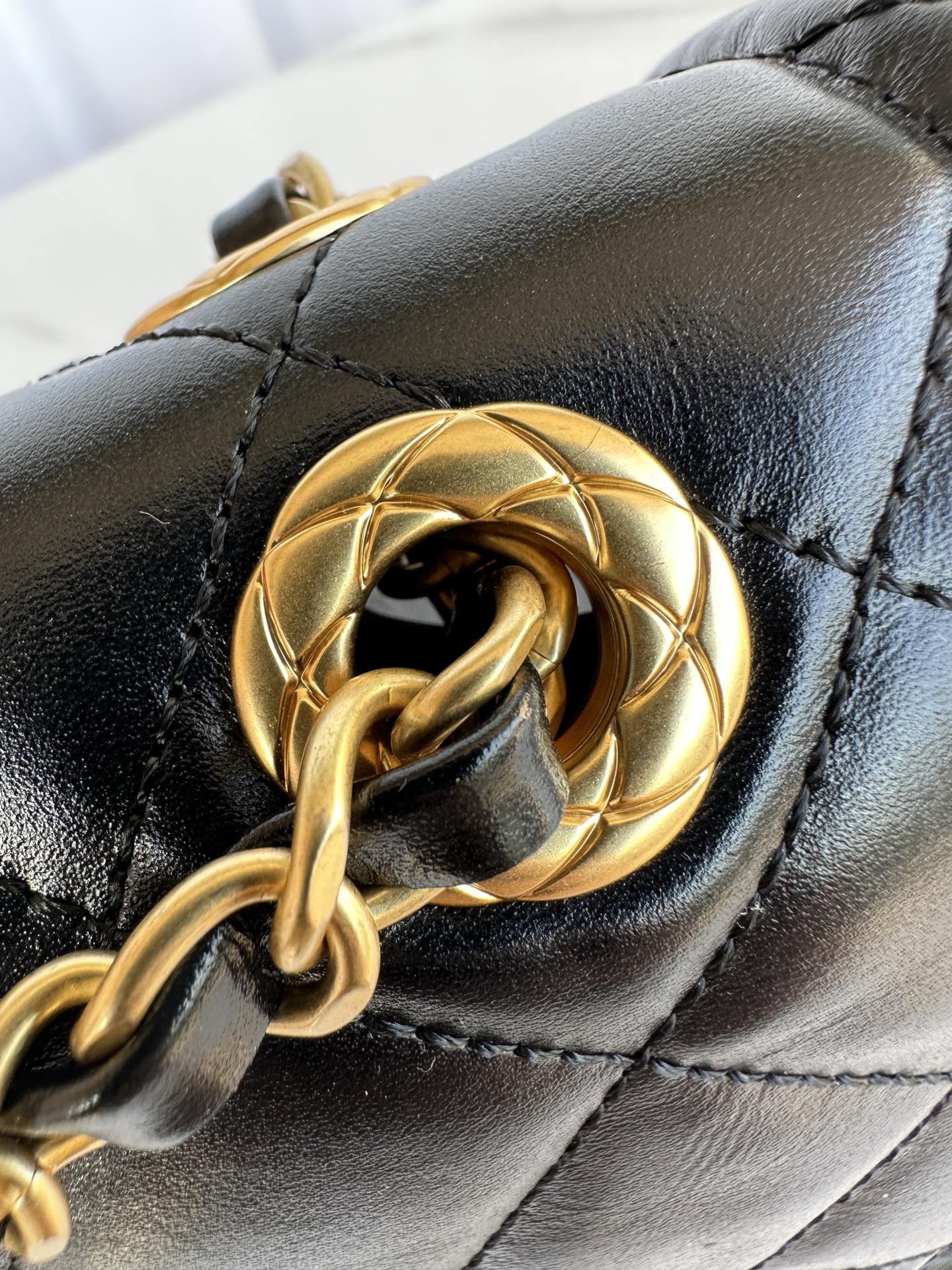 [TOP] CHANEL Lambskin Flap Bag 28X19X9cm - Black