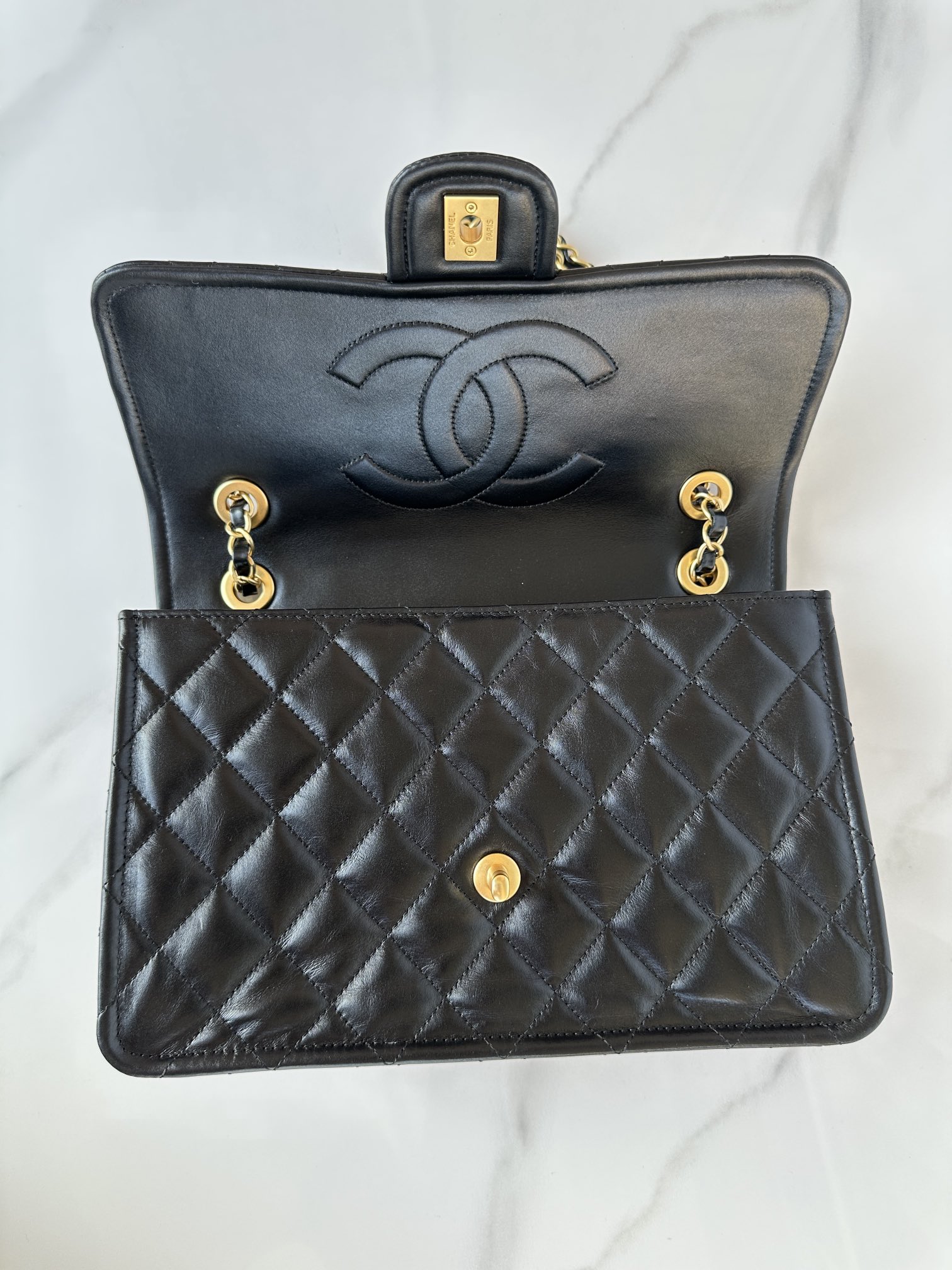 [TOP] CHANEL Lambskin Flap Bag 28X19X9cm - Black