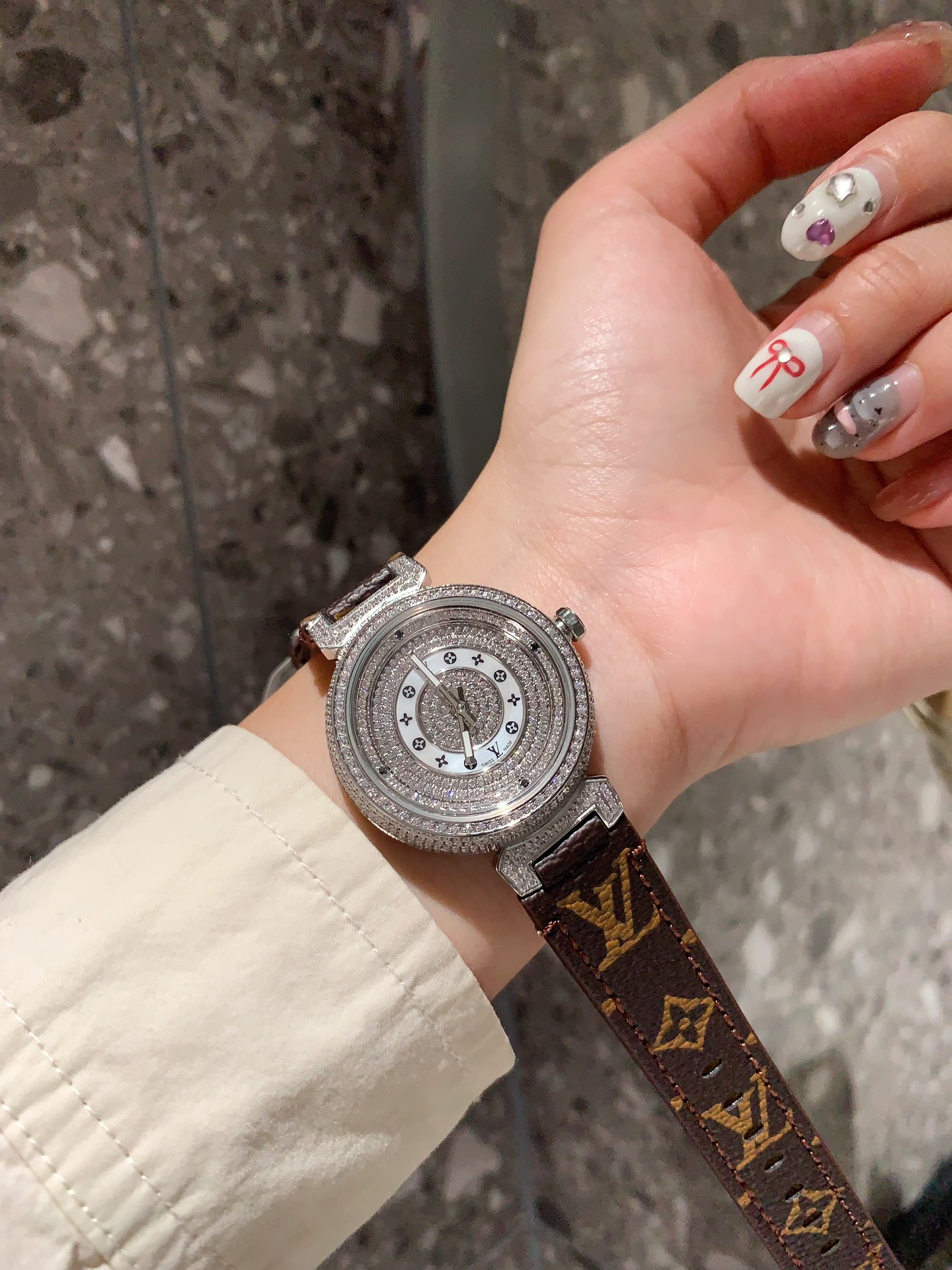 [TOP] Louis Vuitton LV Quartz Movement Watch 36mm - Brown