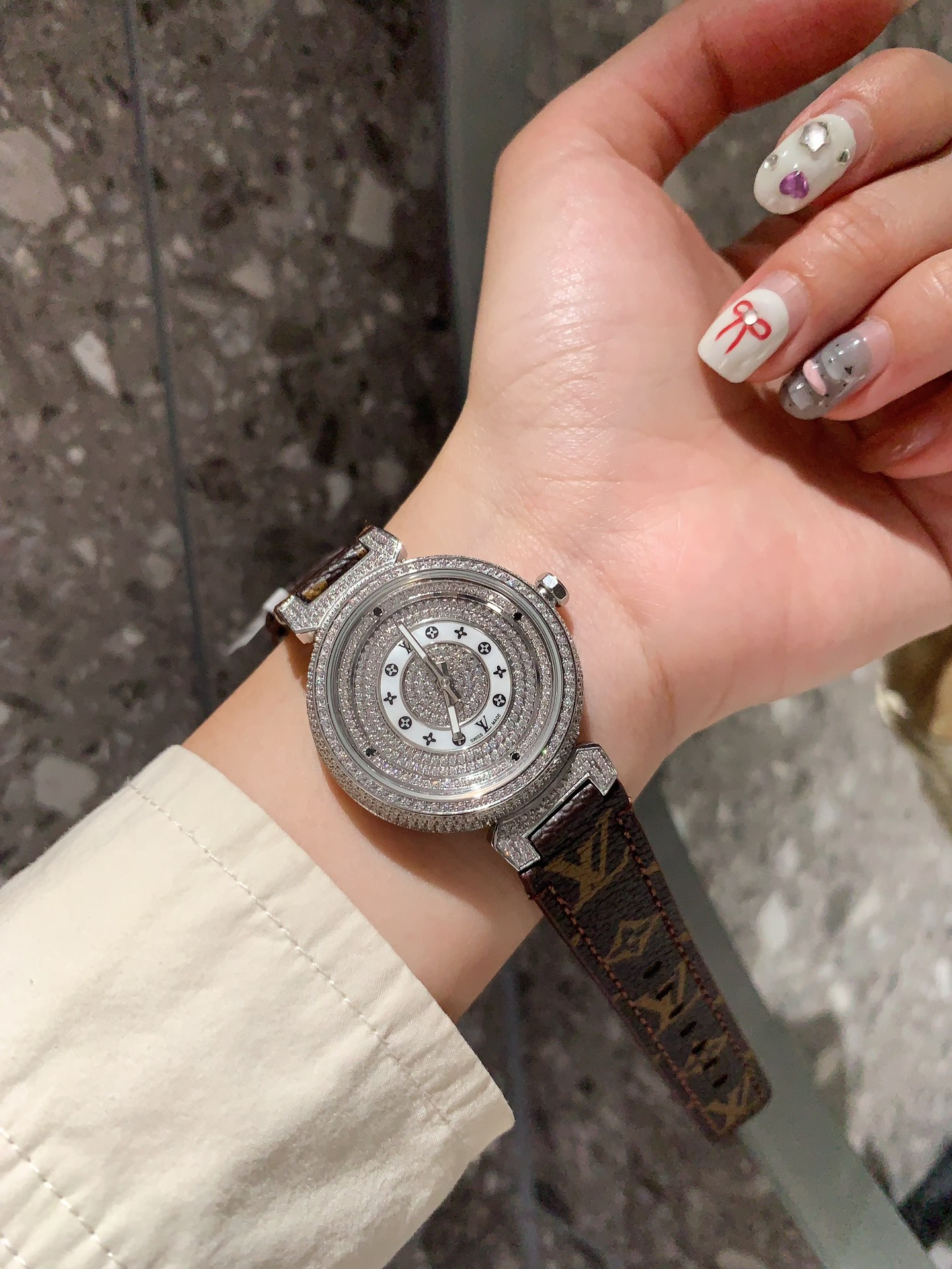 [TOP] Louis Vuitton LV Quartz Movement Watch 36mm - Brown