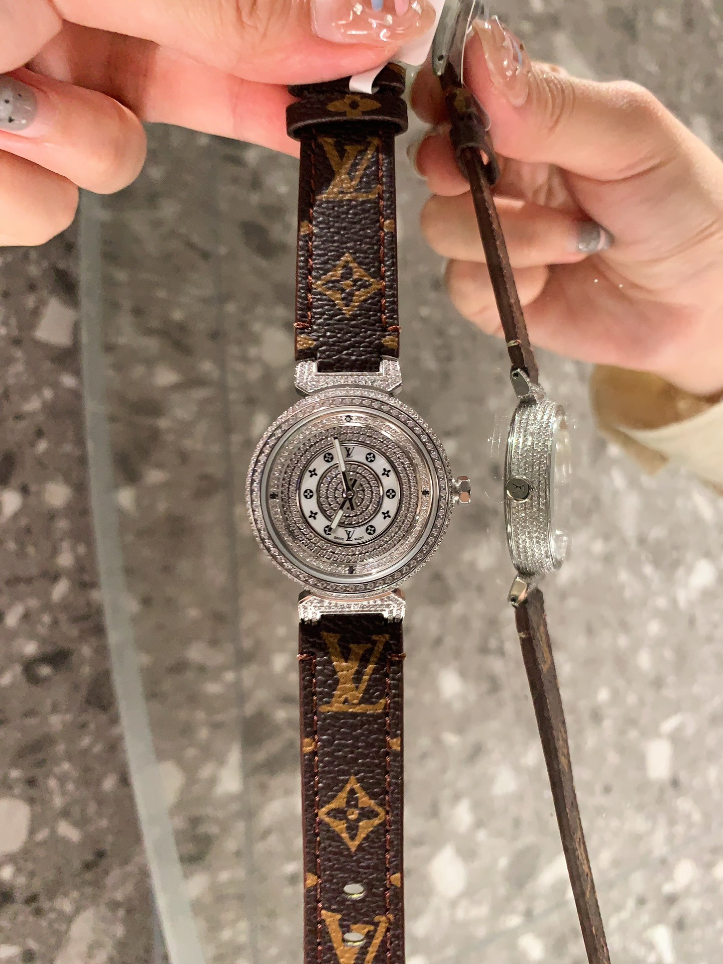 [TOP] Louis Vuitton LV Quartz Movement Watch 36mm - Brown