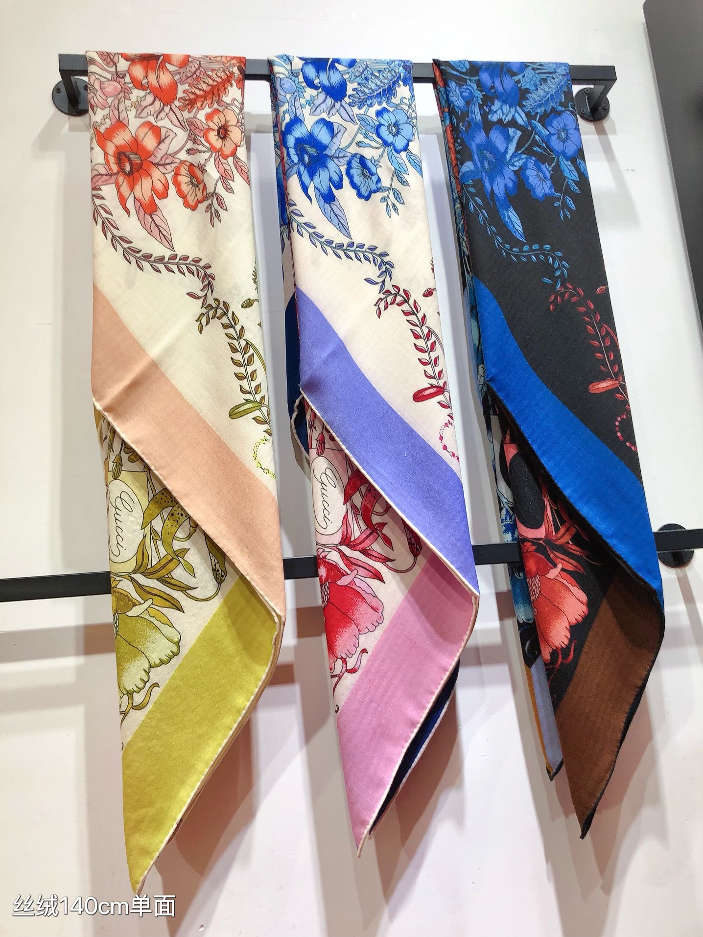 [TOP] GUCCI Florial Square Scarf 140 x 140 cm - 3 Colors