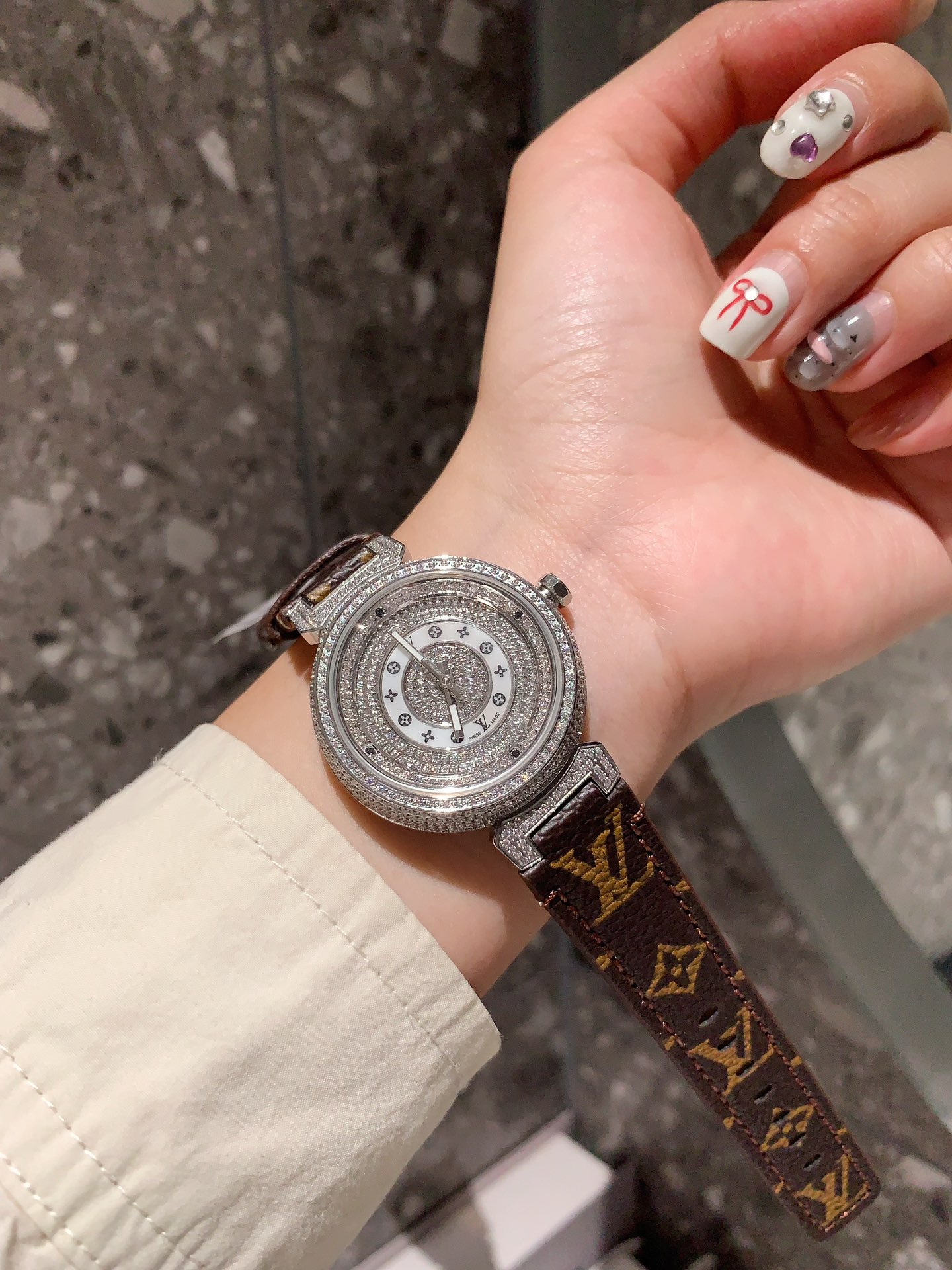 [TOP] Louis Vuitton LV Quartz Movement Watch 36mm - Brown