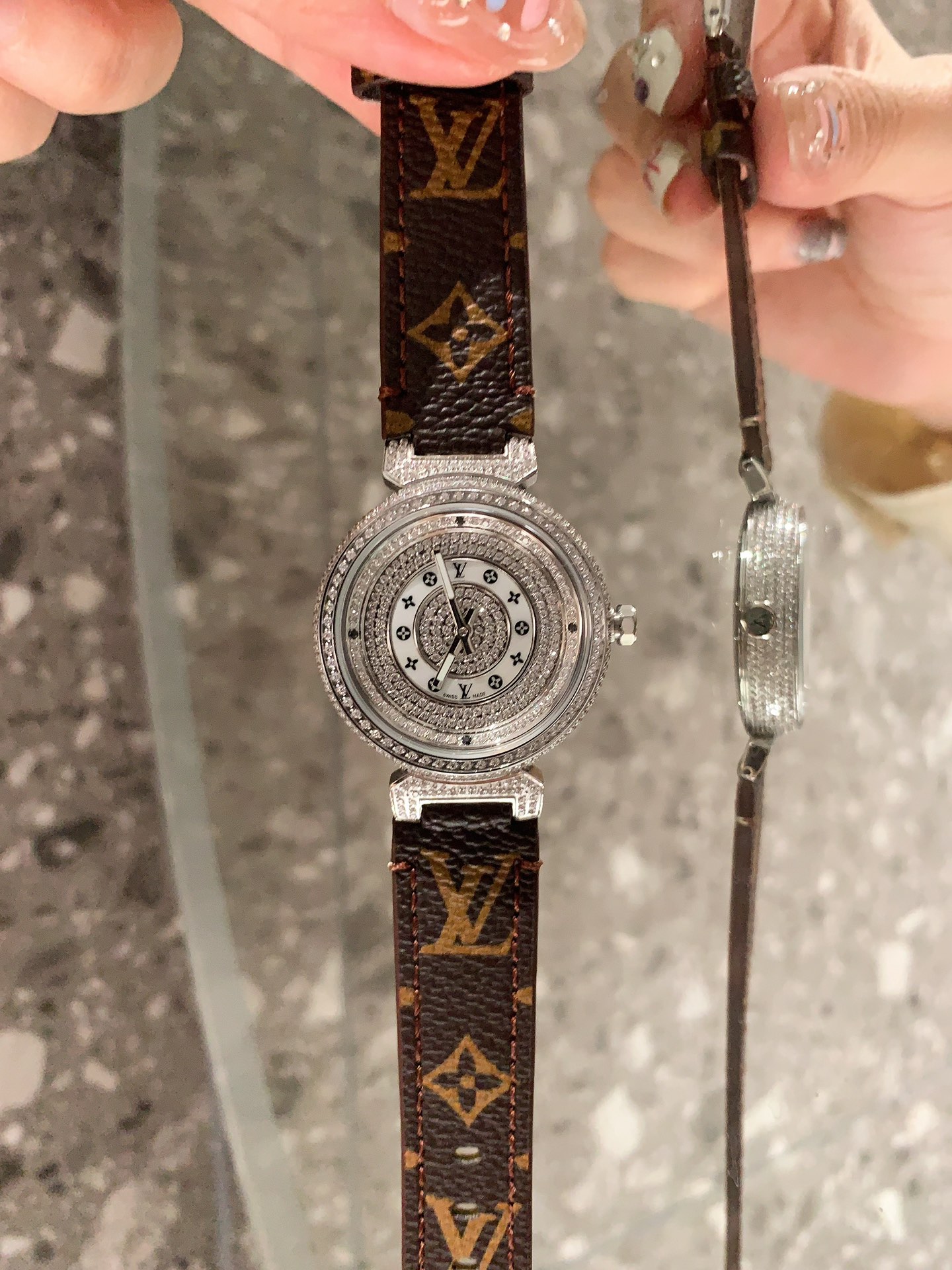 [TOP] Louis Vuitton LV Quartz Movement Watch 36mm - Brown