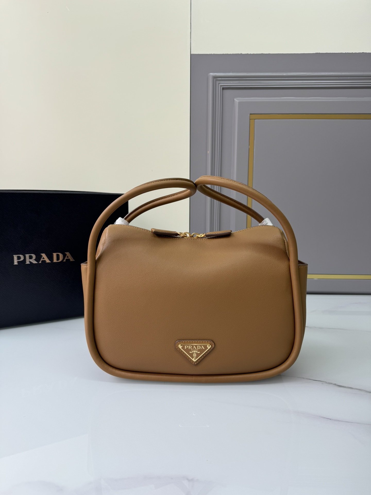 [Top] PRADA Lindy Bowling Bag calfskin Bag 25*18*10.5cm - 3 Colors - 711 Luxury