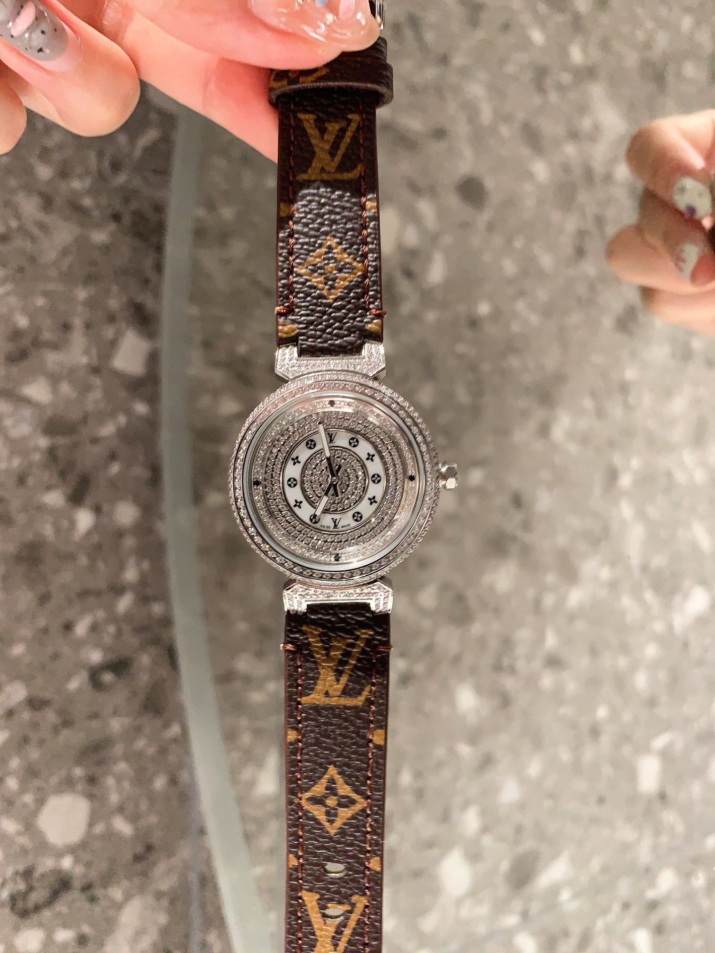 [TOP] Louis Vuitton LV Quartz Movement Watch 36mm - Brown