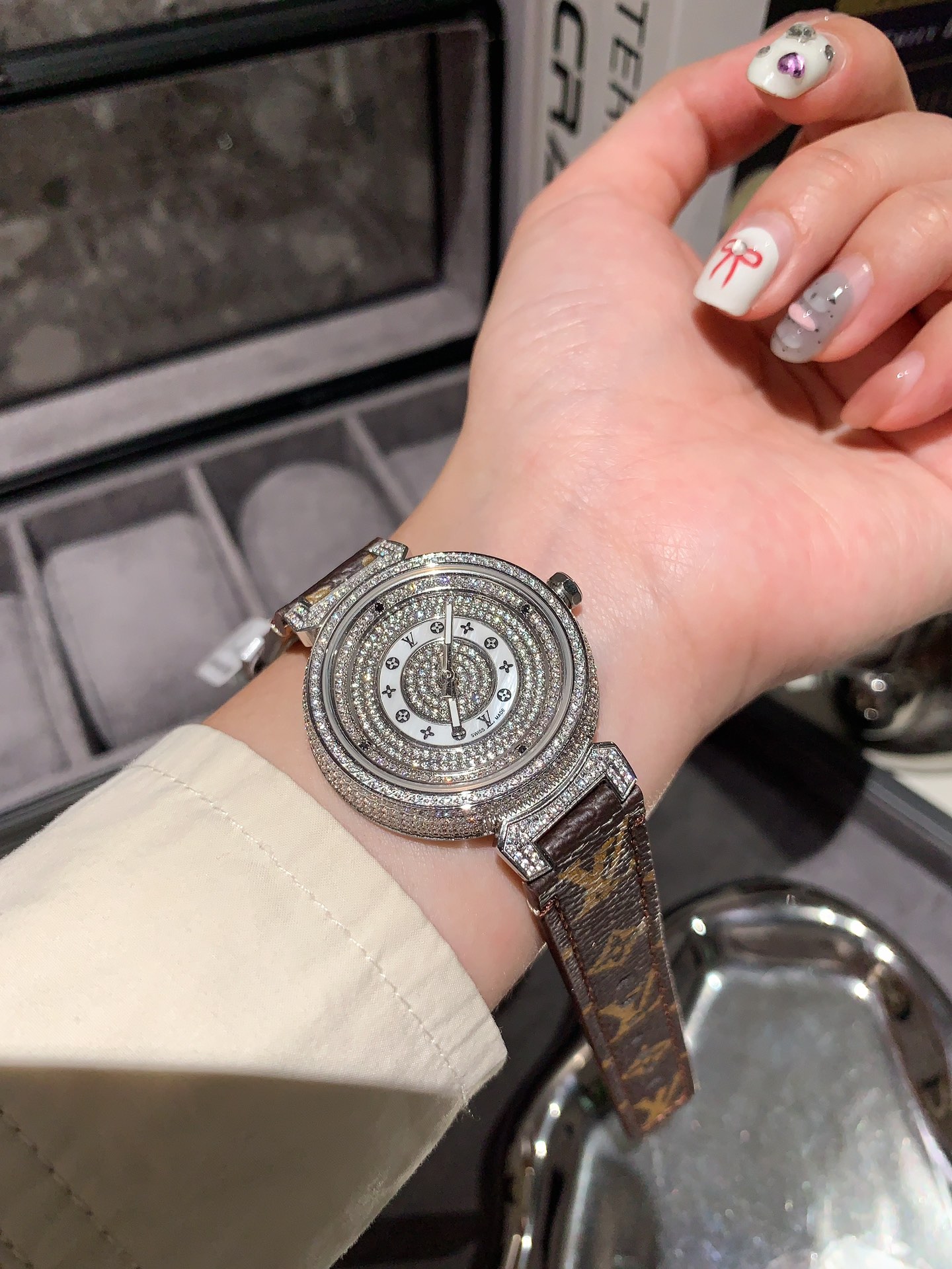 [TOP] Louis Vuitton LV Quartz Movement Watch 36mm - Brown