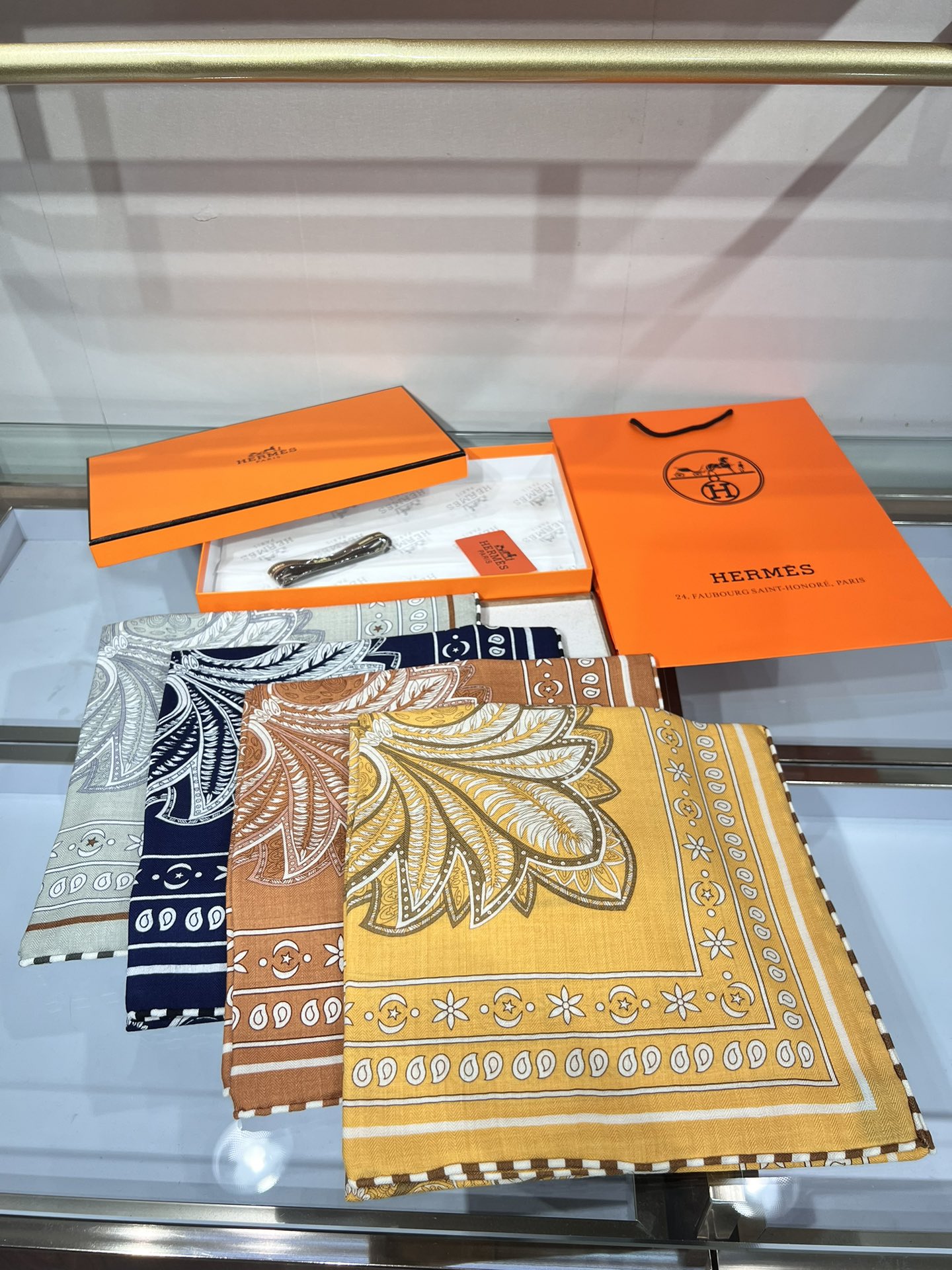 [TOP] HERMES Florial Square Scarf 140 x 140 cm - 3 Colors