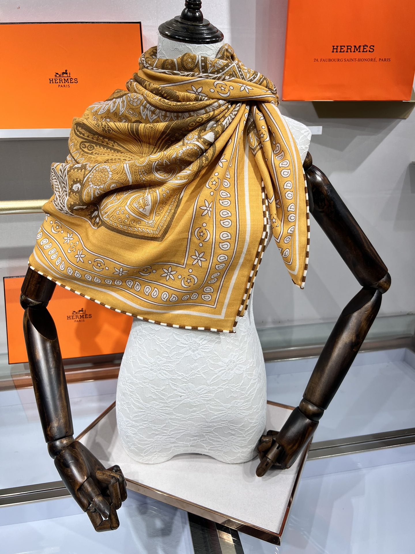 [TOP] HERMES Florial Square Scarf 140 x 140 cm - 3 Colors