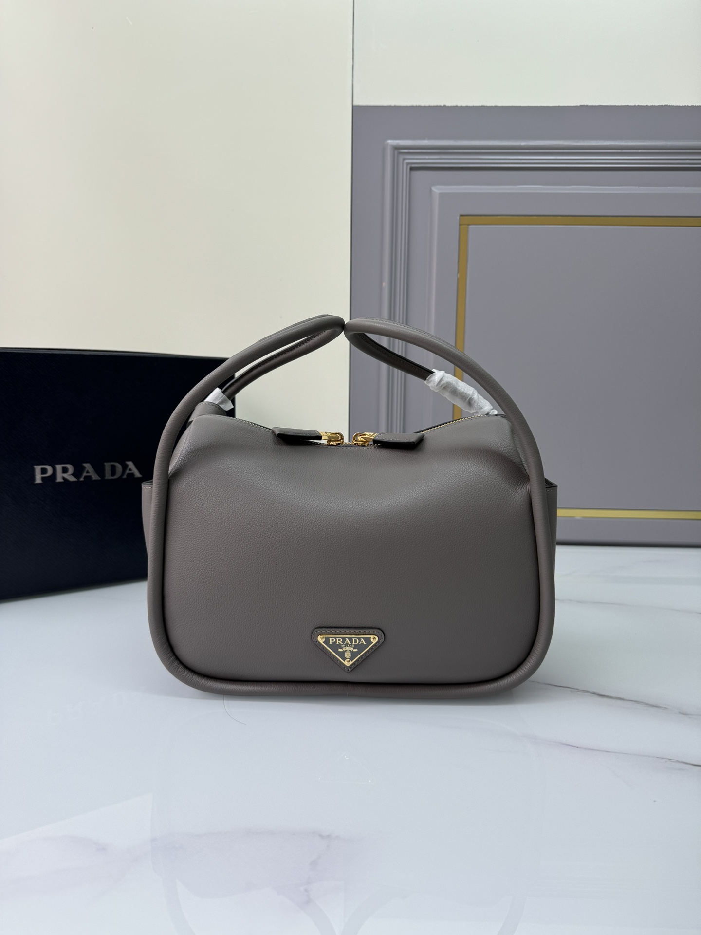 [Top] PRADA Lindy Bowling Bag calfskin Bag 25*18*10.5cm - 4 Colors