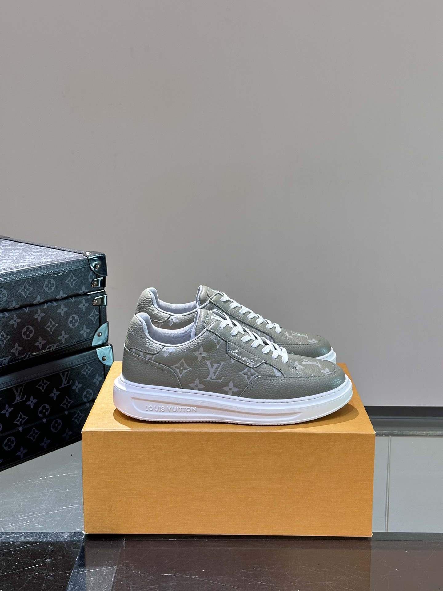 [TOP] Louis Vuitton LV Men's Shoes - 2 Colors