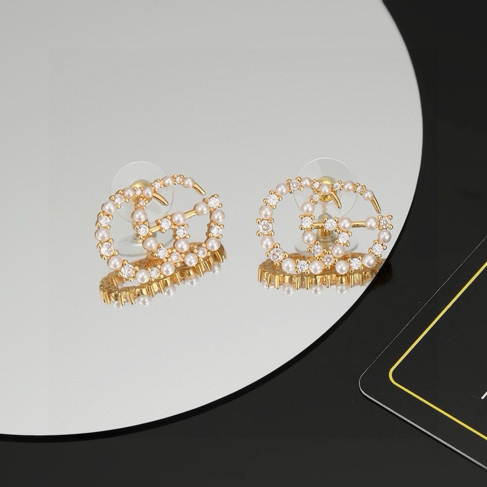 [TOP] GUCCI Stud Pearl Earrings - Gold