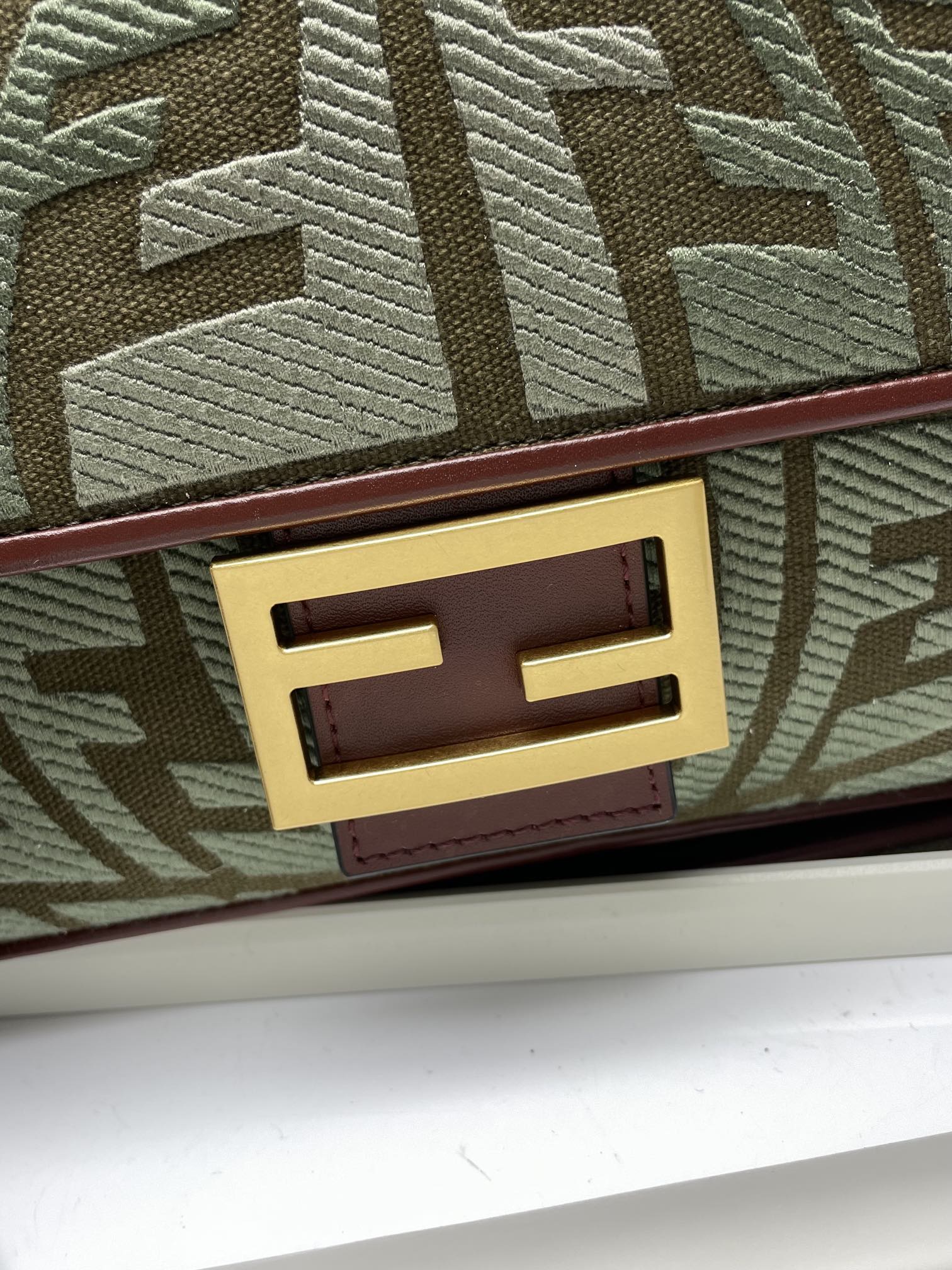 [TOP] FENDI Baguette FF Bag 26x13x6 cm-Green