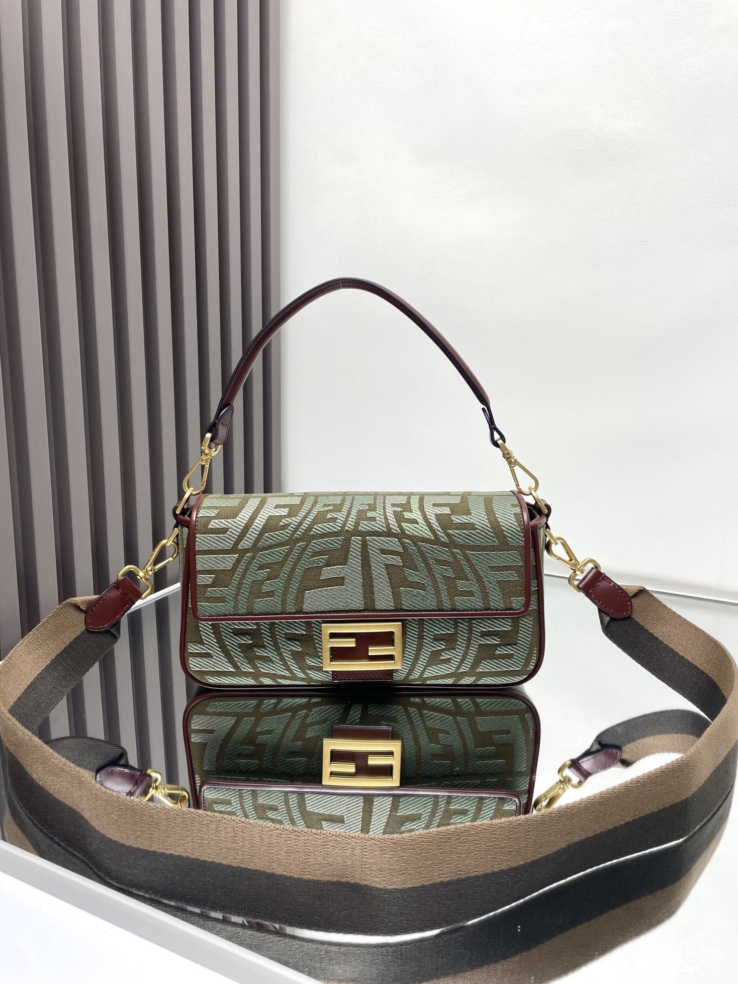 [TOP] FENDI Baguette FF Bag 26x13x6 cm-Green
