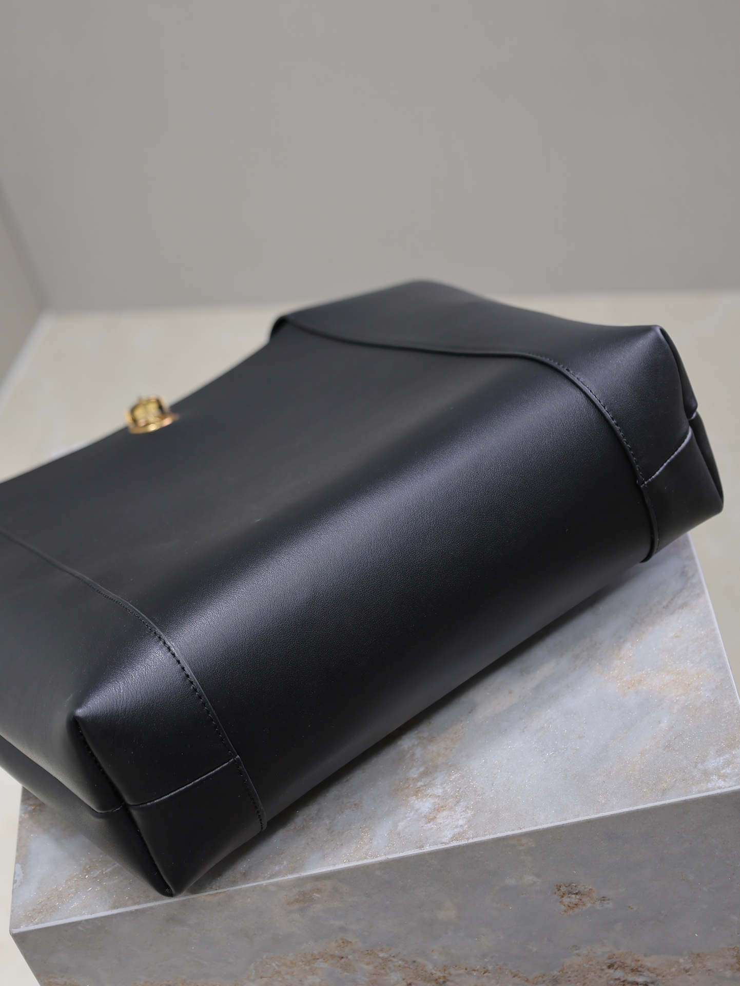 [TOP] Yves Saint Laurent YSL Leather Hobo Bag  27×27×8cm - BLACK&GHW