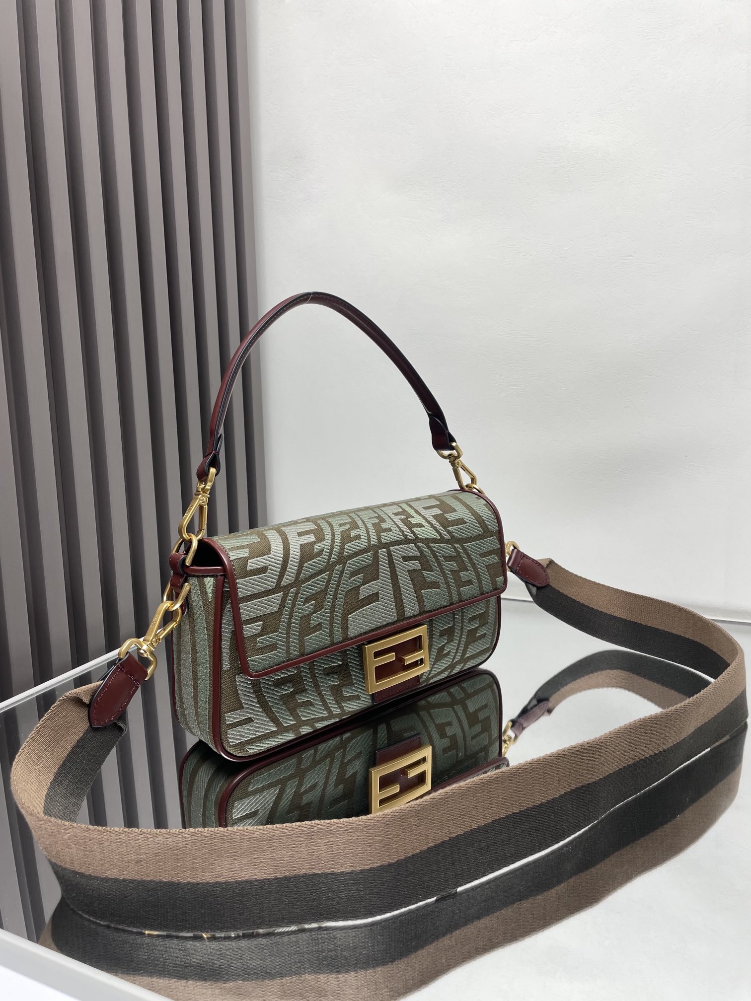 [TOP] FENDI Baguette FF Bag 26x13x6 cm-Green
