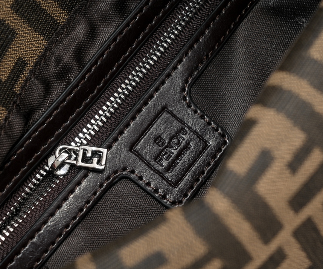 [TOP] FENDI Zucca Canvas And Leather Mama Baguette Bag 26×10×18cm -Brown