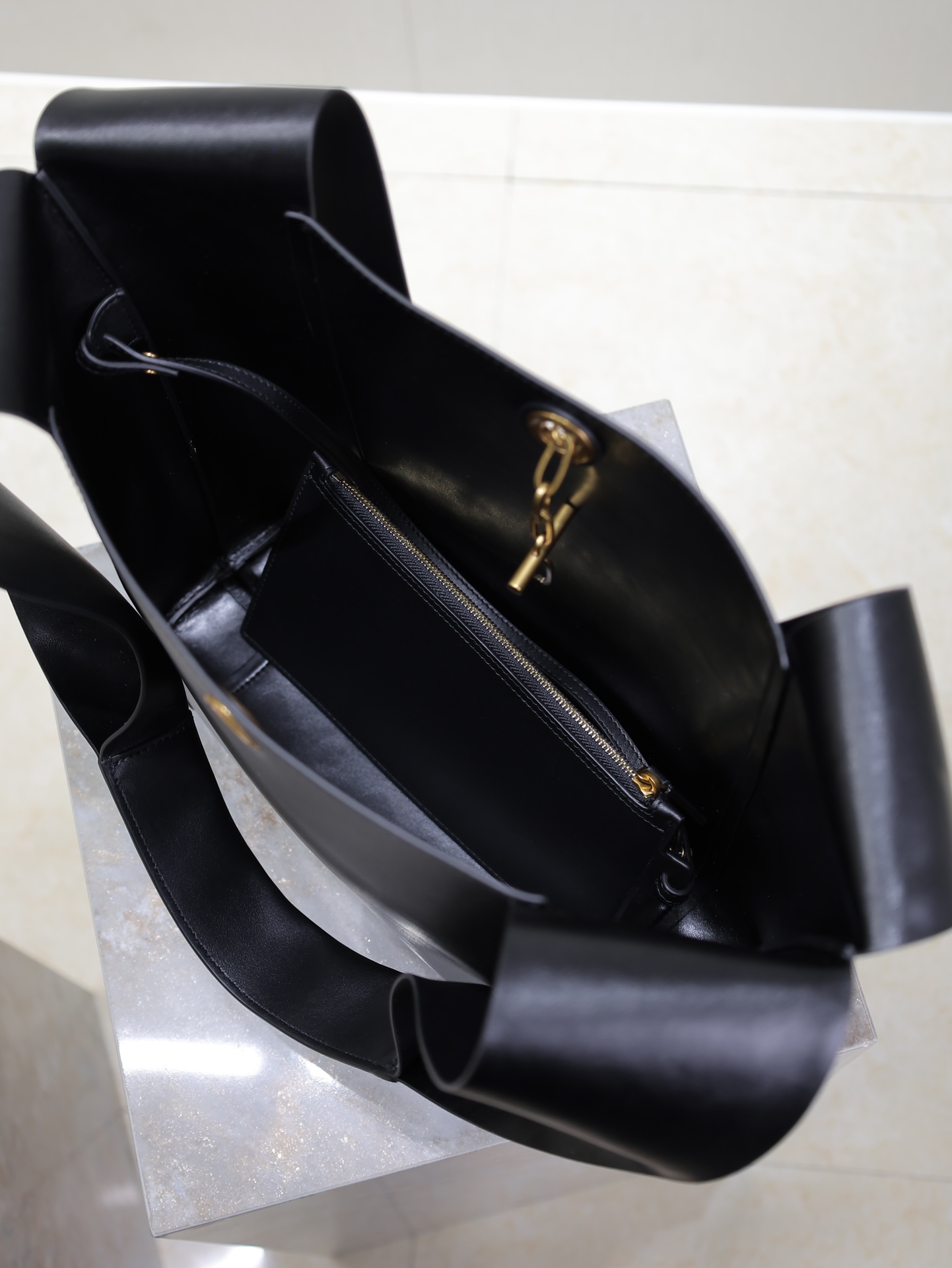 [TOP] Yves Saint Laurent YSL Leather Hobo Bag  27×27×8cm - BLACK&GHW